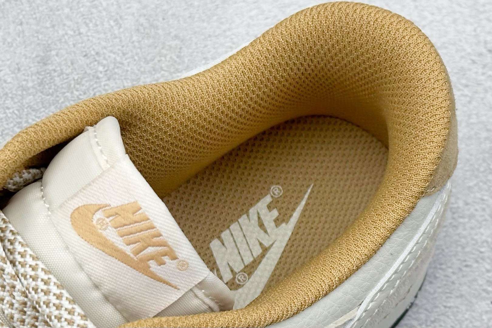 XC版Nk SB Dunk Low 迪奥联名 猪八白勾 周年定制 低帮休闲板鞋 DJ2024-066-莆田鞋,莆田鞋货源,高仿鞋,高仿鞋货源,安福档口,莆田高仿鞋,莆田鞋批发,高仿鞋批发,莆田高仿运动鞋,高仿运动鞋,莆田运动鞋 XC版Nk SB Dunk Low 迪奥联名 猪八白勾 周年定制 低帮休闲板鞋 DJ2024-066