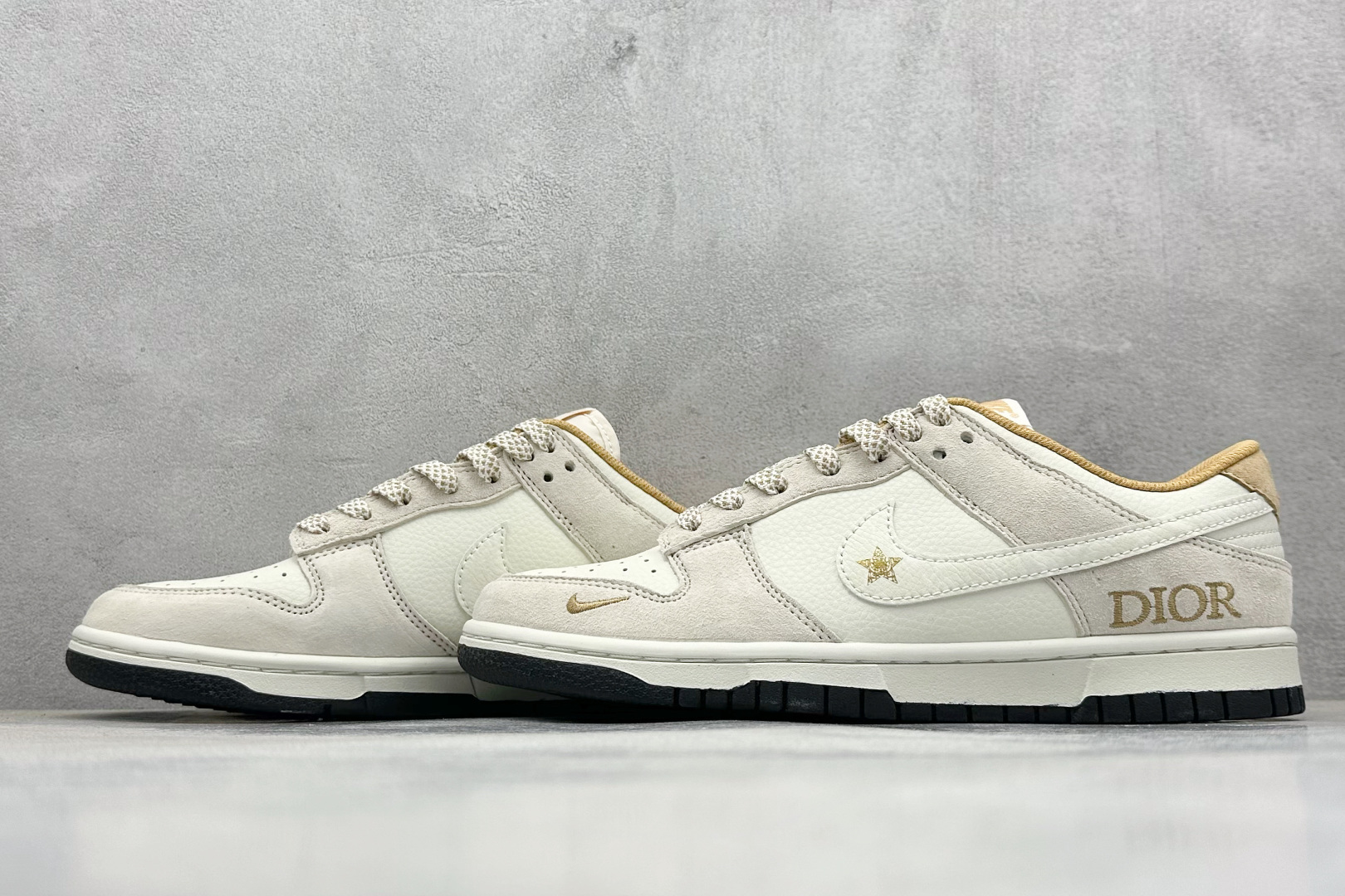 XC版Nk SB Dunk Low 迪奥联名 猪八白勾 周年定制 低帮休闲板鞋 DJ2024-066-莆田鞋,莆田鞋货源,高仿鞋,高仿鞋货源,安福档口,莆田高仿鞋,莆田鞋批发,高仿鞋批发,莆田高仿运动鞋,高仿运动鞋,莆田运动鞋 XC版Nk SB Dunk Low 迪奥联名 猪八白勾 周年定制 低帮休闲板鞋 DJ2024-066