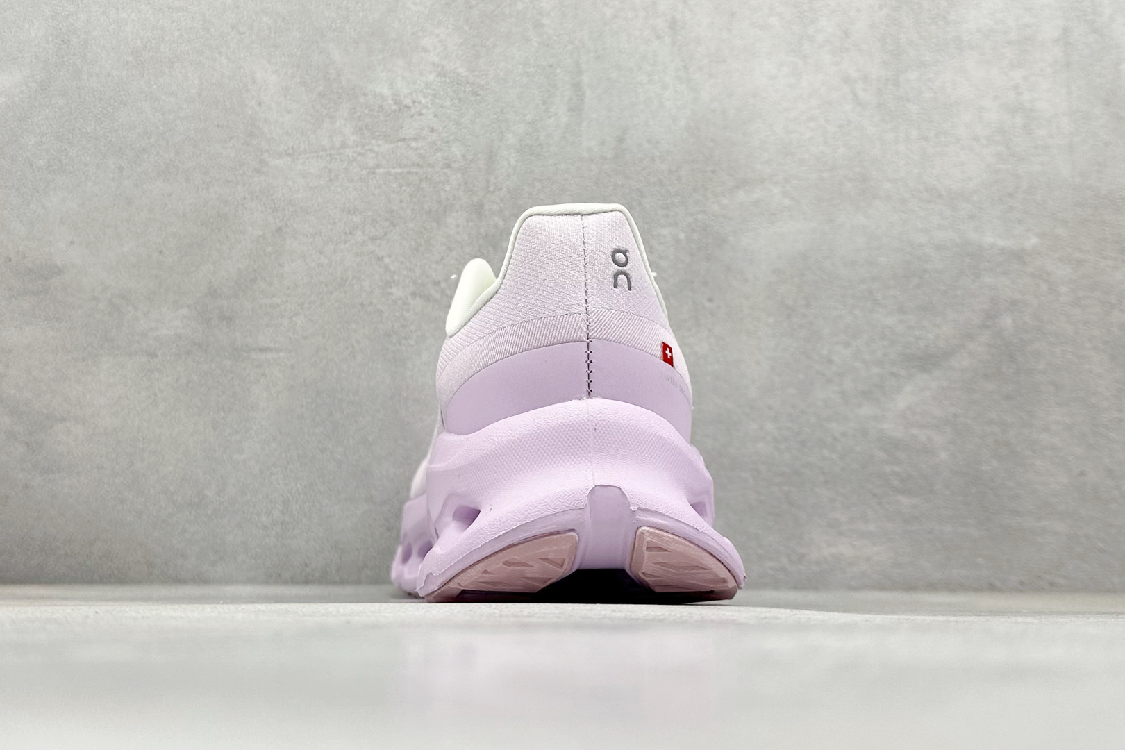 On Cloudmonster 昂跑减震生活休闲鞋