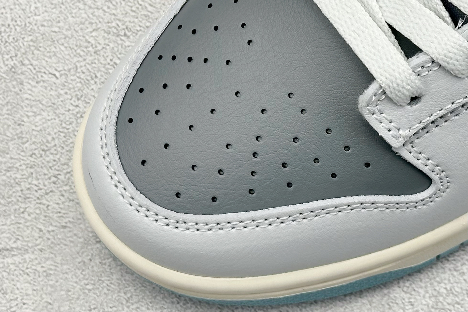 史诗级性价比 NIKE SB Dunk Low 灰蓝色 HF5441-001-莆田鞋,莆田鞋货源,高仿鞋,高仿鞋货源,安福档口,莆田高仿鞋,莆田鞋批发,高仿鞋批发,莆田高仿运动鞋,高仿运动鞋,莆田运动鞋 史诗级性价比 NIKE SB Dunk Low 灰蓝色 HF5441-001