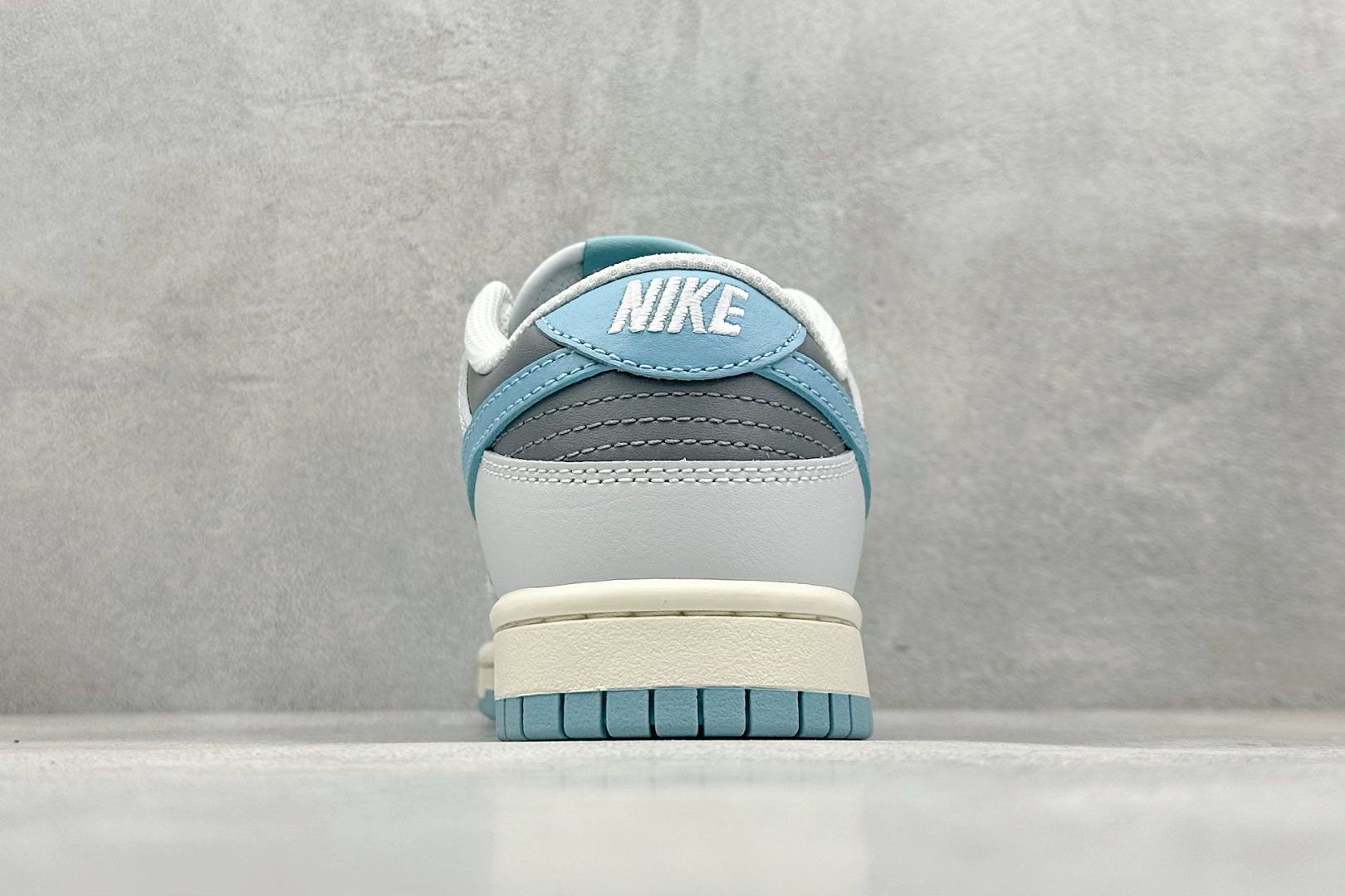 史诗级性价比 NIKE SB Dunk Low 灰蓝色 HF5441-001-莆田鞋,莆田鞋货源,高仿鞋,高仿鞋货源,安福档口,莆田高仿鞋,莆田鞋批发,高仿鞋批发,莆田高仿运动鞋,高仿运动鞋,莆田运动鞋 史诗级性价比 NIKE SB Dunk Low 灰蓝色 HF5441-001