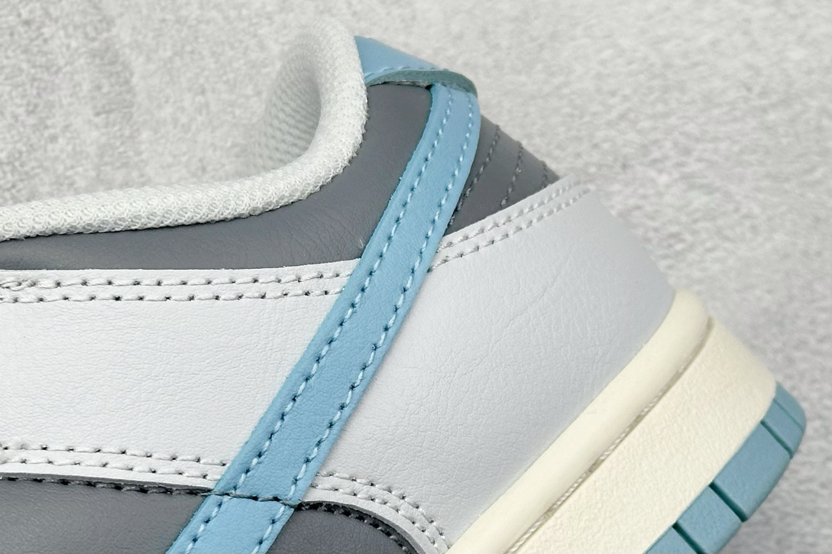 史诗级性价比 NIKE SB Dunk Low 灰蓝色 HF5441-001-莆田鞋,莆田鞋货源,高仿鞋,高仿鞋货源,安福档口,莆田高仿鞋,莆田鞋批发,高仿鞋批发,莆田高仿运动鞋,高仿运动鞋,莆田运动鞋 史诗级性价比 NIKE SB Dunk Low 灰蓝色 HF5441-001