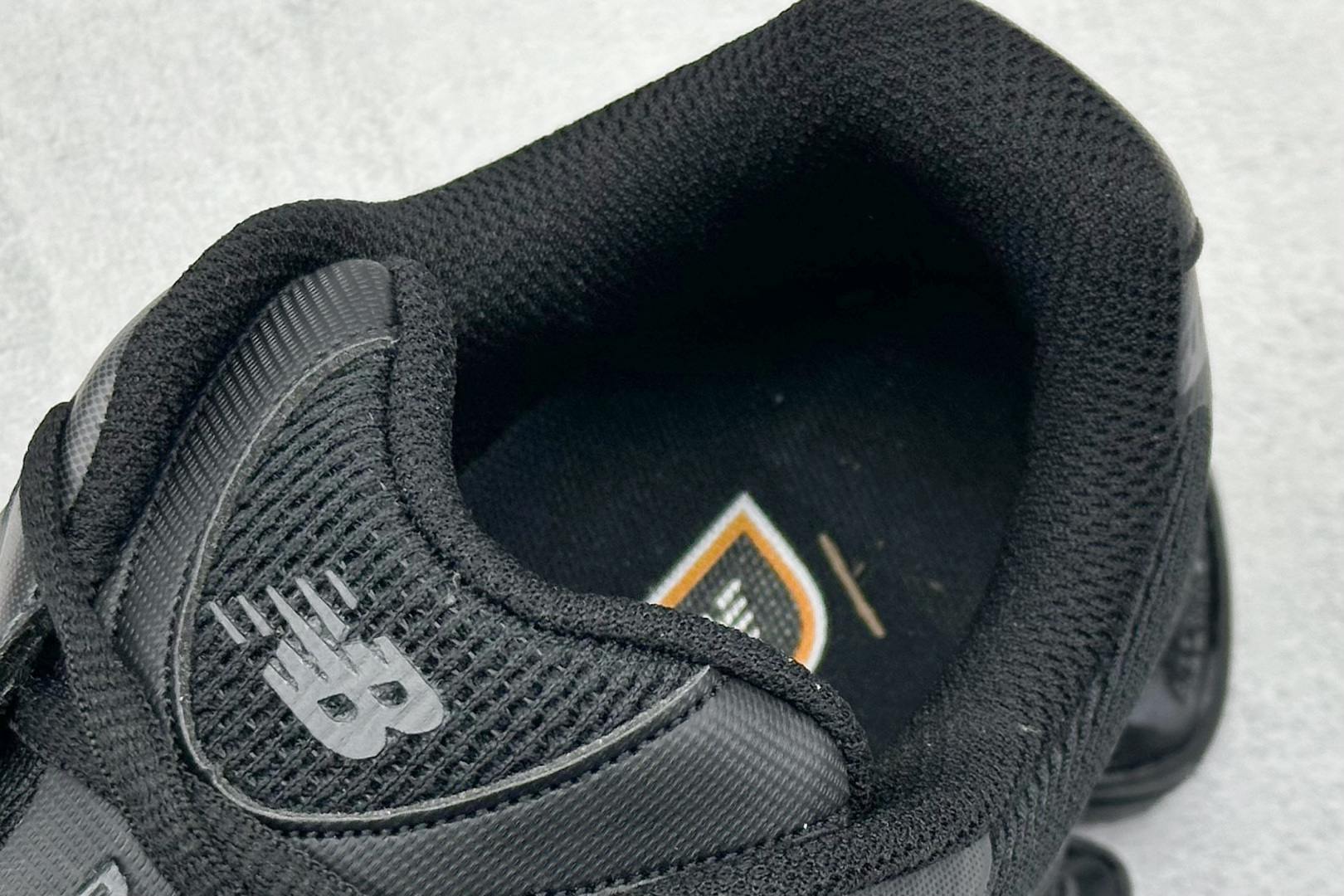 New Balance 新百伦 NB2000 网面休闲鞋 U2000BD 码 ：36 37 37.5 38 38.5 39.5 40 40.5 41 42 42.5 43 44 44.5 45 编码：33