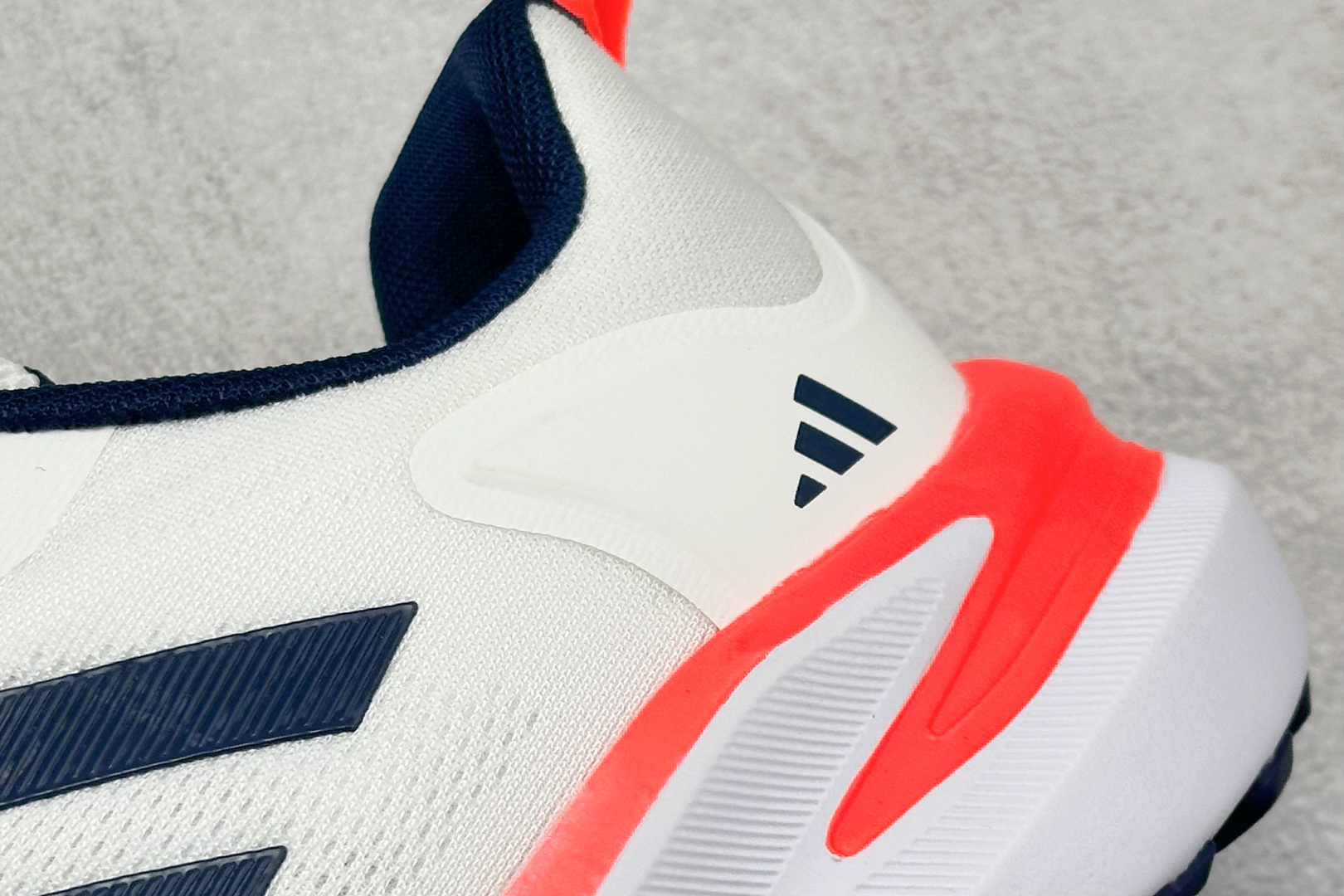 AD Supernova Rise 阿迪全新休闲轻跑鞋 D68966