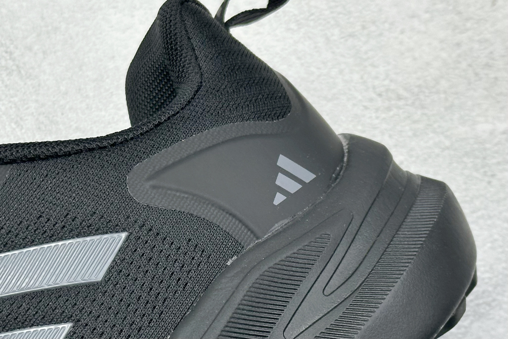 AD Supernova Rise 阿迪全新休闲轻跑鞋 D68962