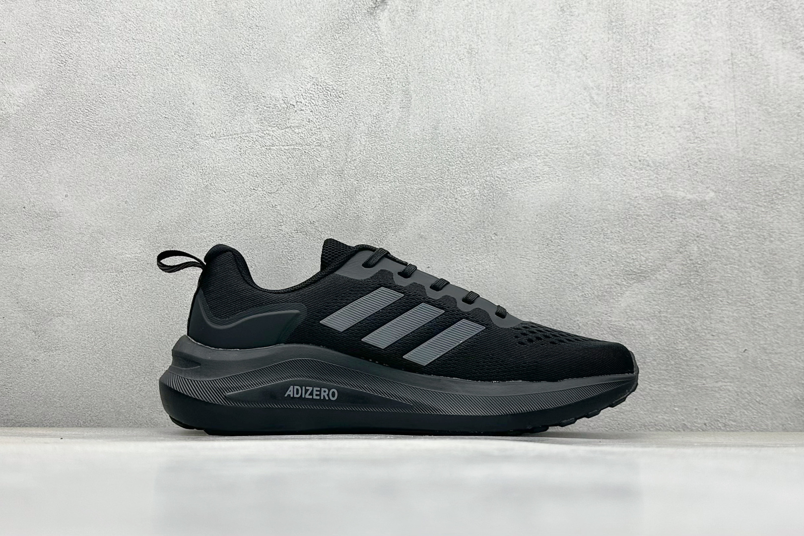 AD Supernova Rise 阿迪全新休闲轻跑鞋 D68962