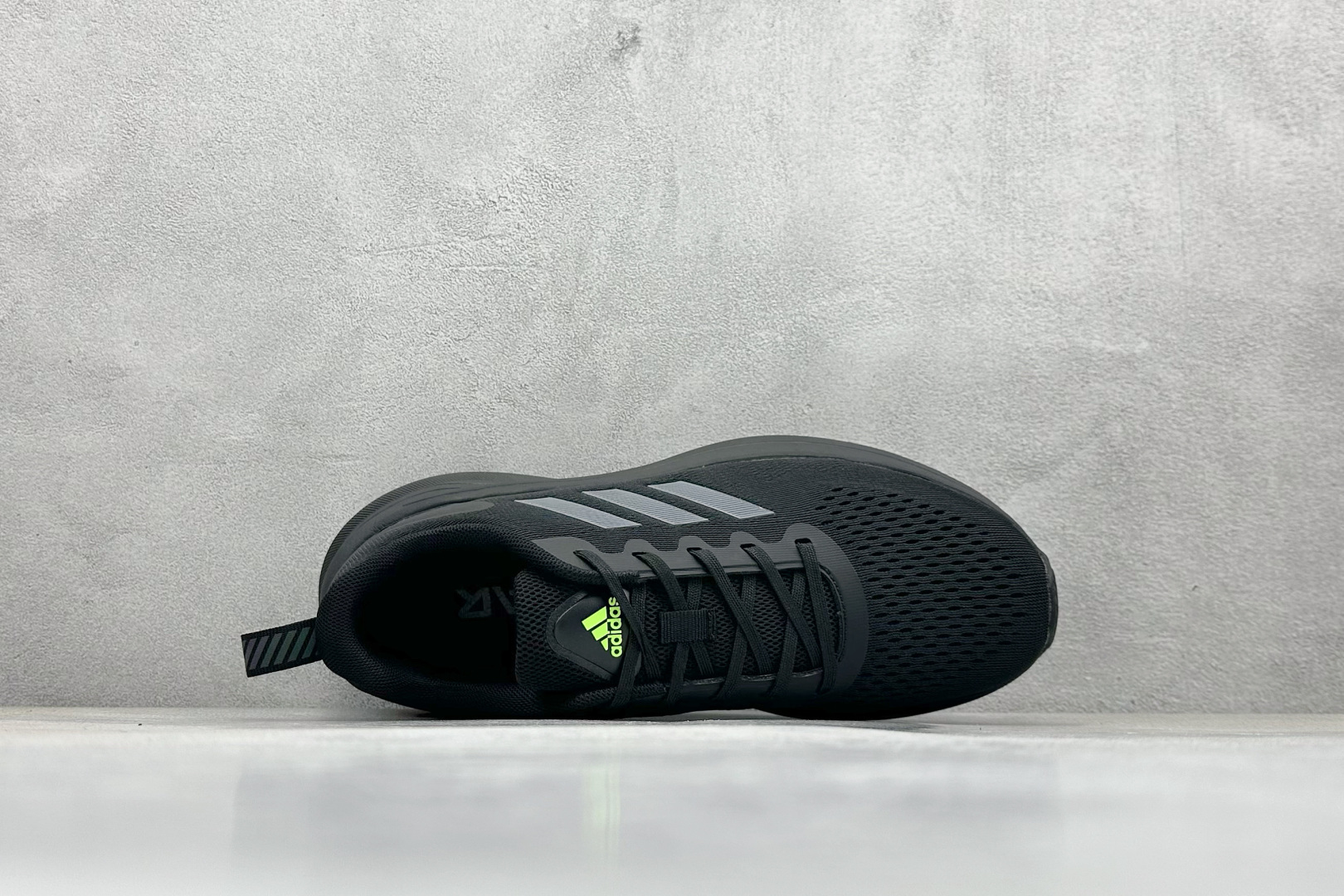 AD Supernova Rise 阿迪全新休闲轻跑鞋 D68962