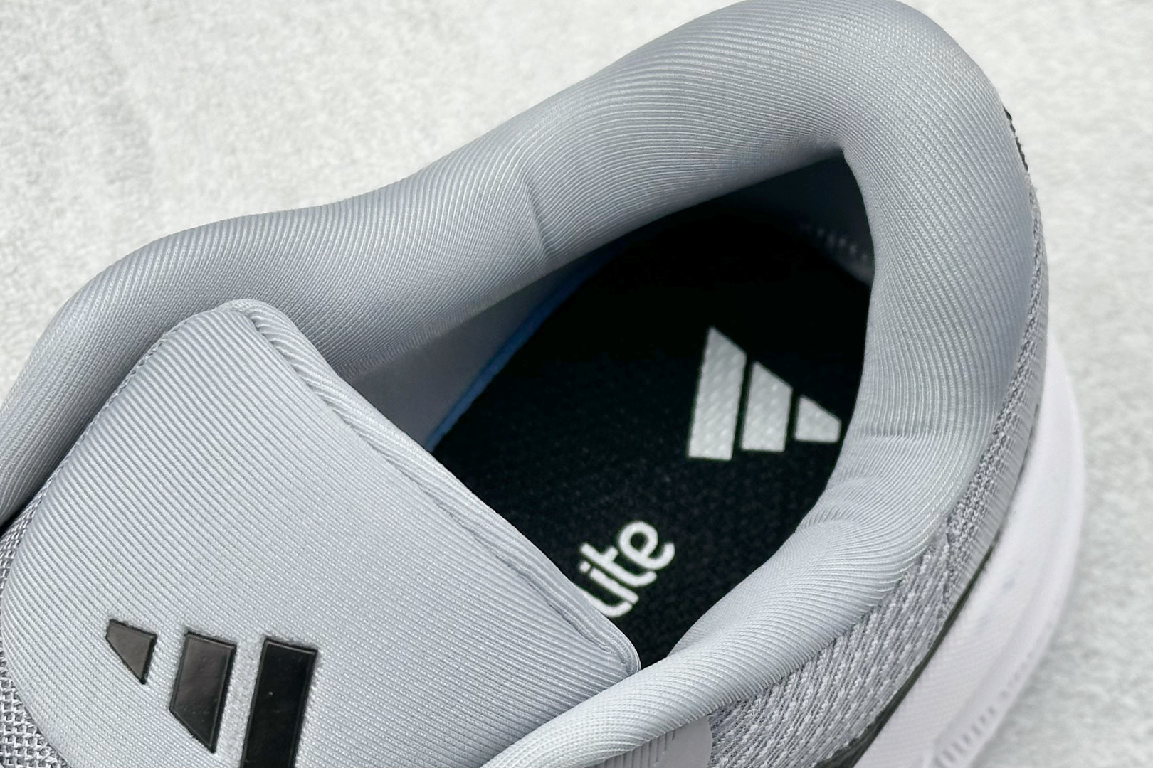 AD GALAXY 7 M 舒适柔软防滑耐磨 低帮跑步鞋 ID8754