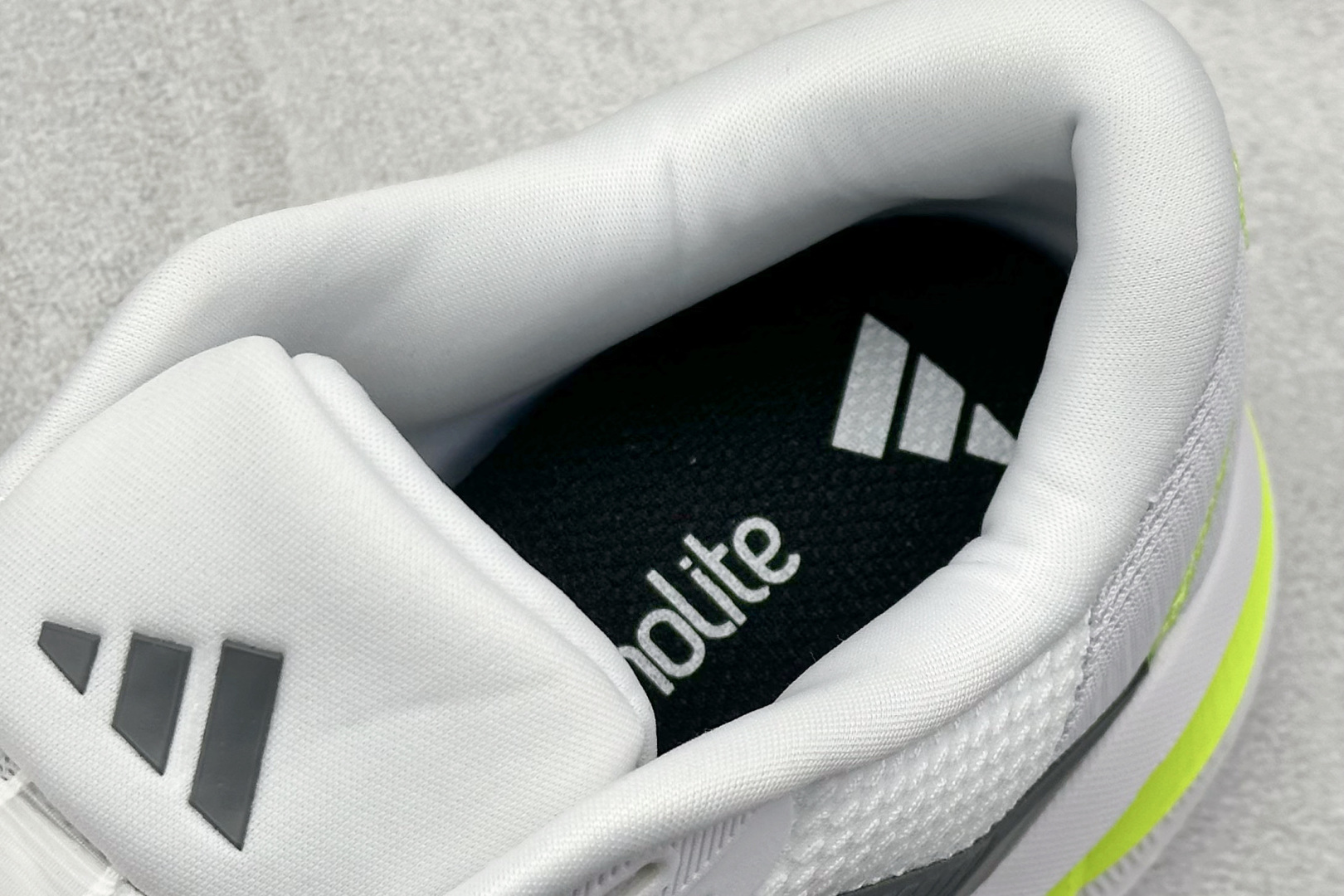 AD GALAXY 7 M 舒适柔软防滑耐磨 低帮跑步鞋 ID8759-莆田鞋,莆田鞋货源,高仿鞋,高仿鞋货源,安福档口,莆田高仿鞋,莆田鞋批发,高仿鞋批发,莆田高仿运动鞋,高仿运动鞋,莆田运动鞋 AD GALAXY 7 M 舒适柔软防滑耐磨 低帮跑步鞋 ID8759