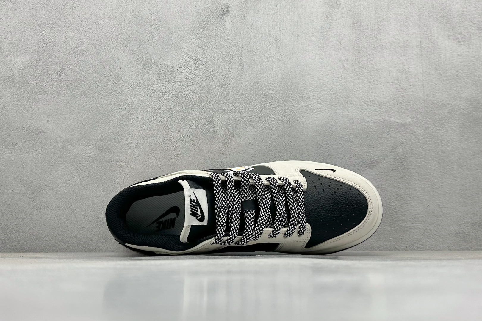 XC版Nk SB Dunk Low 闪电联名 雏菊白勾 周年高端定制 低帮休闲板鞋 DJ2024-073-莆田鞋,莆田鞋货源,高仿鞋,高仿鞋货源,安福档口,莆田高仿鞋,莆田鞋批发,高仿鞋批发,莆田高仿运动鞋,高仿运动鞋,莆田运动鞋 XC版Nk SB Dunk Low 闪电联名 雏菊白勾 周年高端定制 低帮休闲板鞋 DJ2024-073