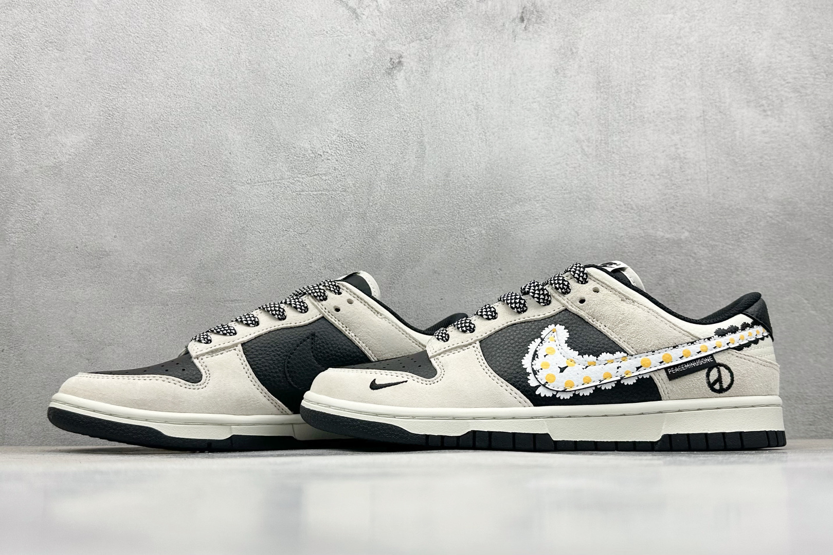 XC版Nk SB Dunk Low 闪电联名 雏菊白勾 周年高端定制 低帮休闲板鞋 DJ2024-073-莆田鞋,莆田鞋货源,高仿鞋,高仿鞋货源,安福档口,莆田高仿鞋,莆田鞋批发,高仿鞋批发,莆田高仿运动鞋,高仿运动鞋,莆田运动鞋 XC版Nk SB Dunk Low 闪电联名 雏菊白勾 周年高端定制 低帮休闲板鞋 DJ2024-073