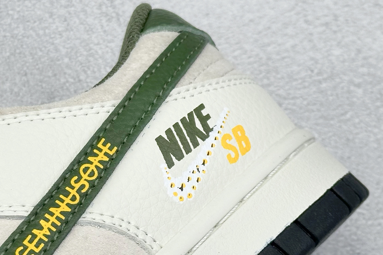 XC版Nk SB Dunk Low 小雏菊系列 猪八绿勾 周年高端定制 低帮休闲板鞋 DJ2024-072