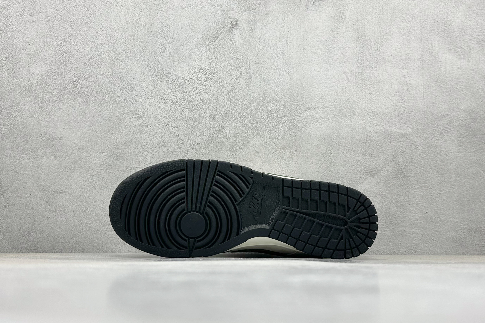 XC版Nk SB Dunk Low 小雏菊系列 猪八绿勾 周年高端定制 低帮休闲板鞋 DJ2024-072