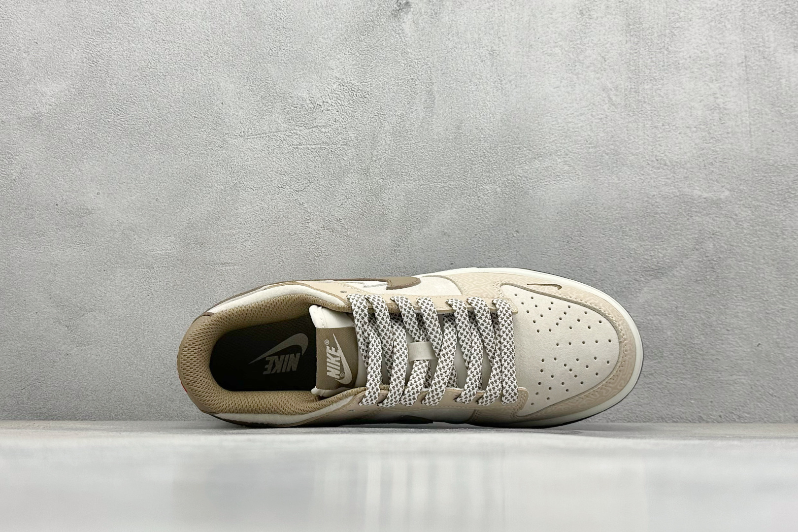 XC版Nk SB Dunk Low 暗纹双勾棕白 周年高端定制 低帮休闲板鞋 DJ2024-071