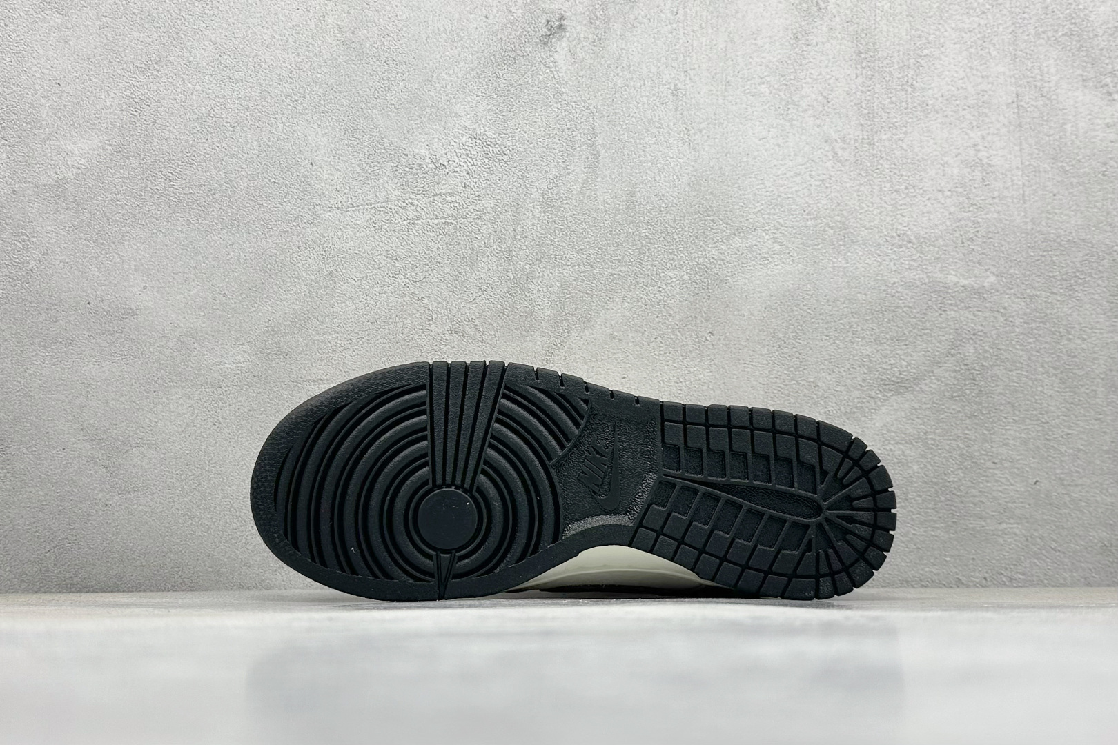 XC版Nk SB Dunk Low 暗纹双勾棕白 周年高端定制 低帮休闲板鞋 DJ2024-071