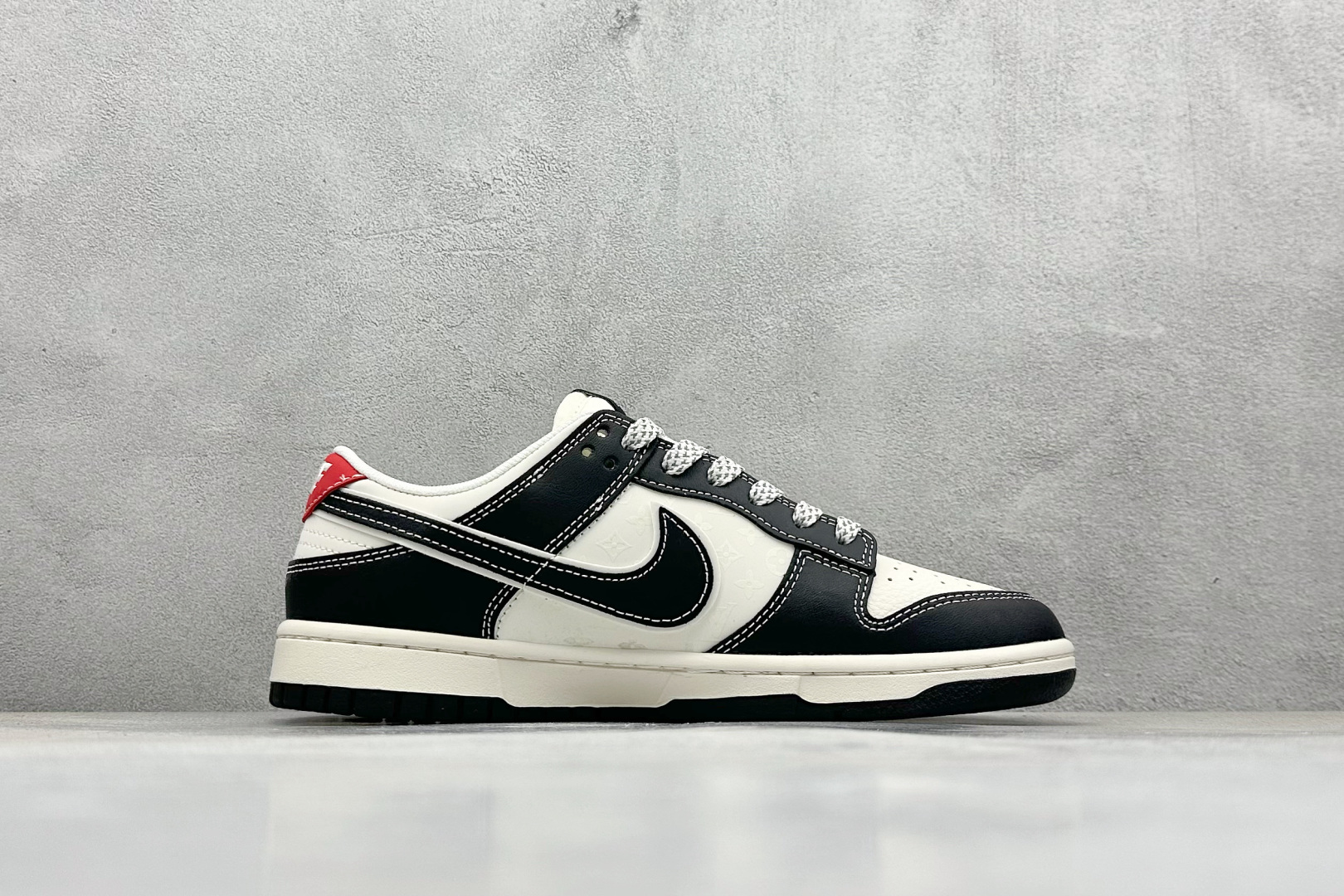 XC版Nike SB Dunk Low 联名 LV双勾红尾 周年高端定制 低帮休闲板鞋 YX5066-358