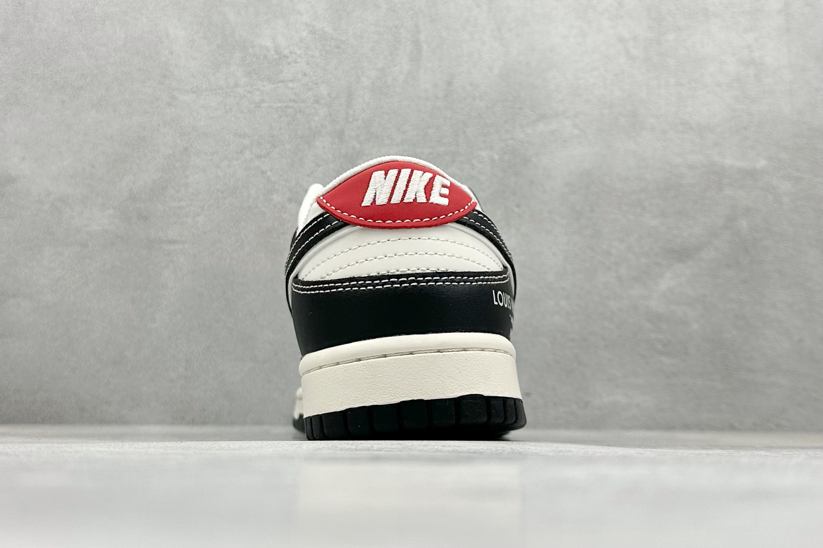 XC版Nike SB Dunk Low 联名 LV双勾红尾 周年高端定制 低帮休闲板鞋 YX5066-358