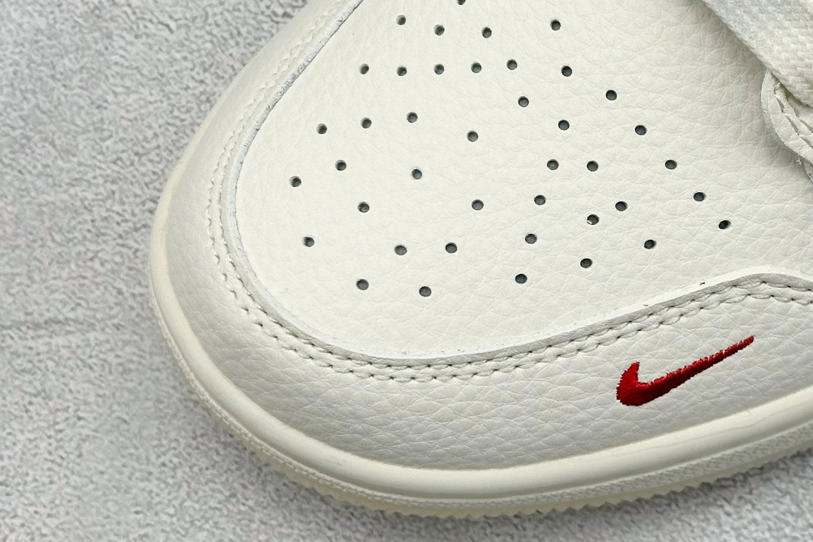 XC版Air Jordan 1 Low AJ1 乔1 Supreme联名 米灰双色 高端定制 低帮复古篮球鞋 XX3168-175