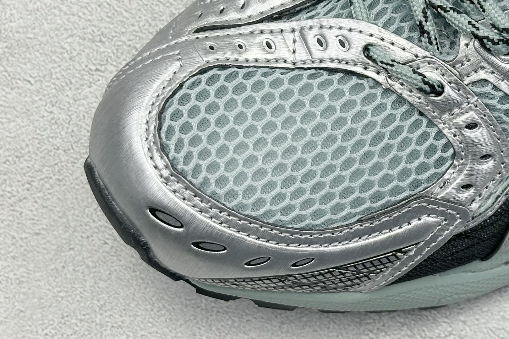 HY性价比Asics Gel-Nimbus 10.1 亚瑟士复古透气休闲鞋缓震耐磨跑步鞋 1203A543-101