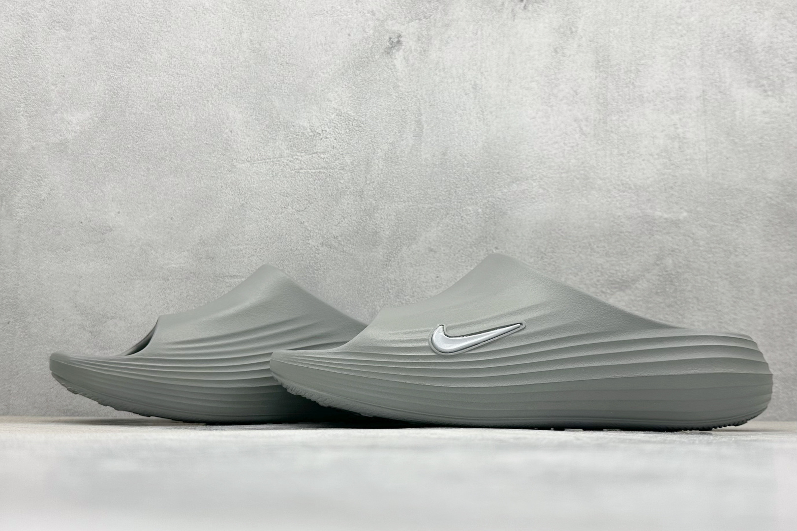 Nike ReactX Rejuven8 Slide 耐克夏日穿搭凉鞋 HV4484-002-莆田鞋,莆田鞋货源,高仿鞋,高仿鞋货源,安福档口,莆田高仿鞋,莆田鞋批发,高仿鞋批发,莆田高仿运动鞋,高仿运动鞋,莆田运动鞋 Nike ReactX Rejuven8 Slide 耐克夏日穿搭凉鞋 HV4484-002