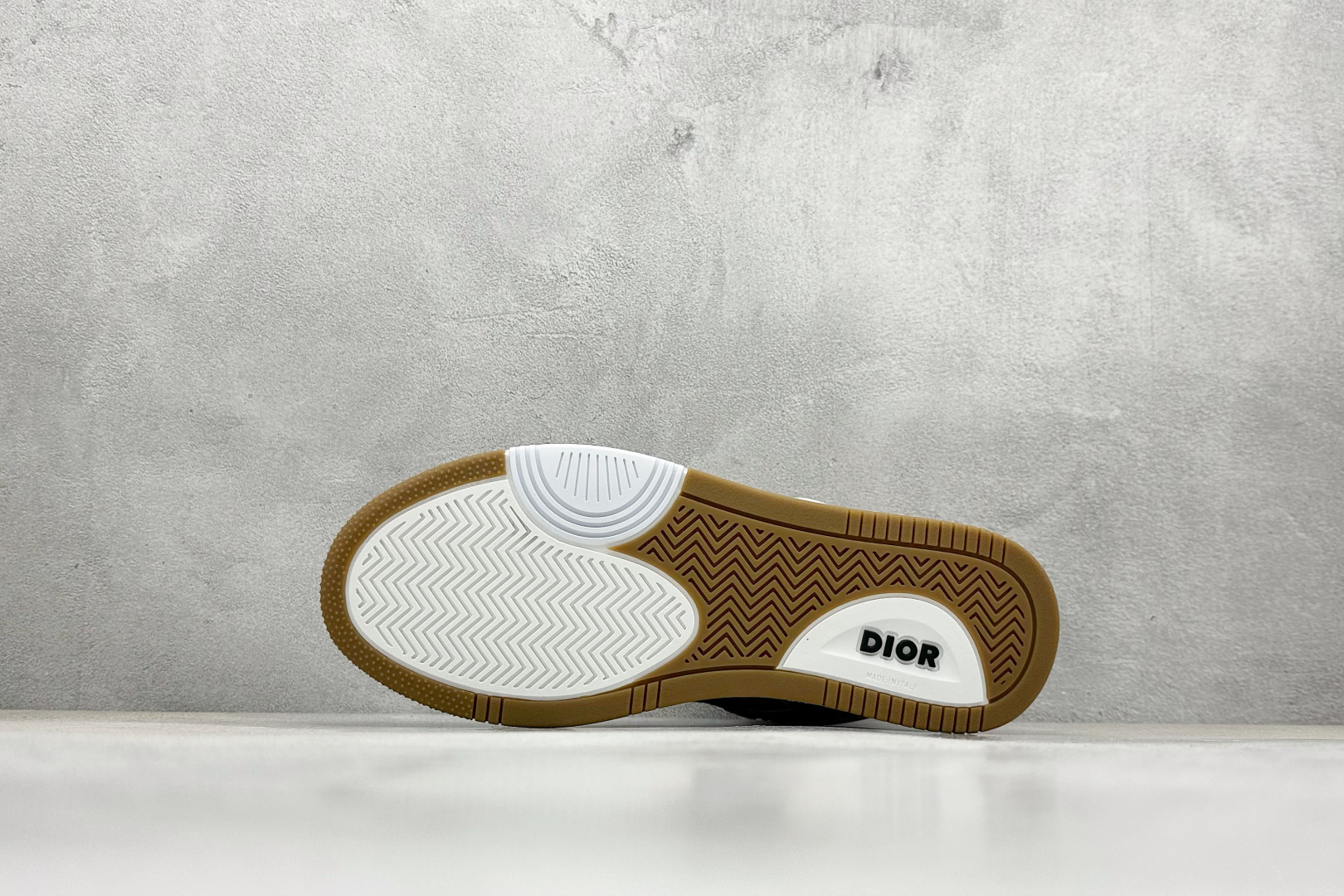 DIOR 迪奥 B27低帮 经典奢侈品休闲运动板鞋-莆田鞋,莆田鞋货源,高仿鞋,高仿鞋货源,安福档口,莆田高仿鞋,莆田鞋批发,高仿鞋批发,莆田高仿运动鞋,高仿运动鞋,莆田运动鞋 DIOR 迪奥 B27低帮 经典奢侈品休闲运动板鞋