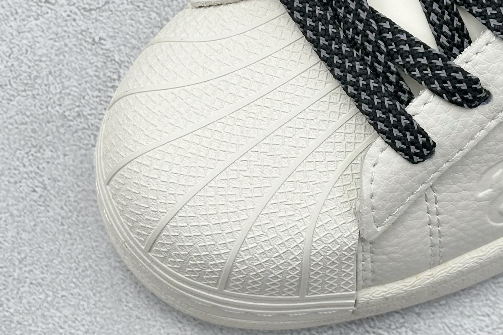 AD Originals Superstar x Stussy 白黑 AD8015