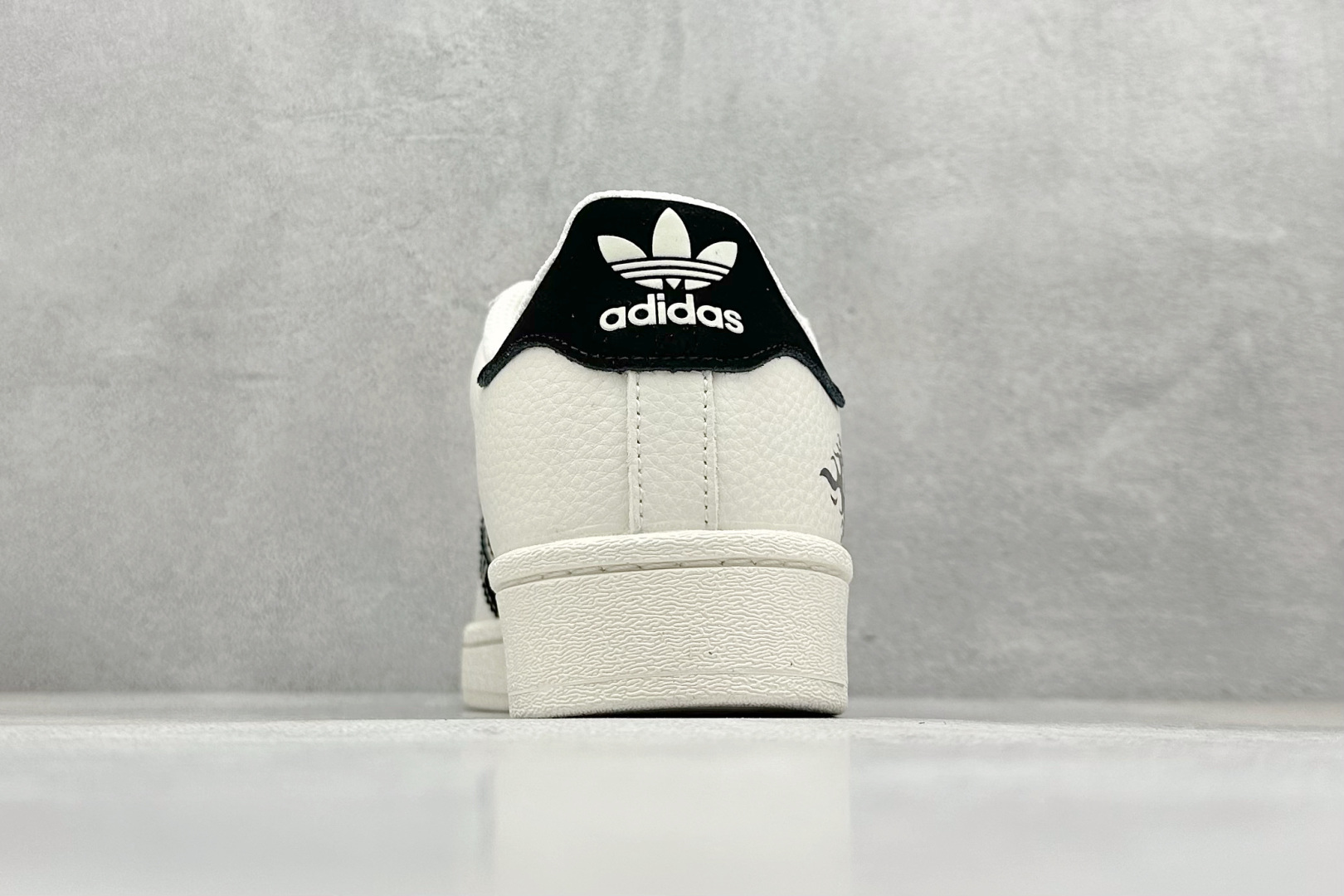 AD Originals Superstar x Stussy 白黑 AD8015