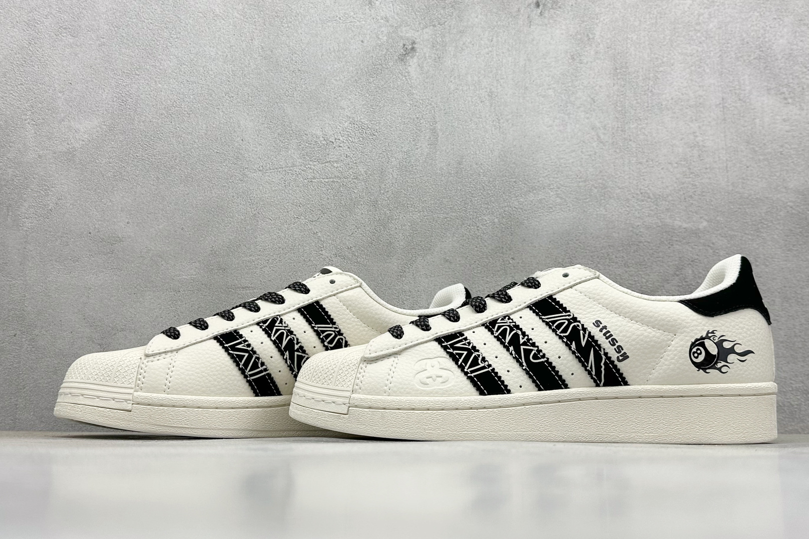 AD Originals Superstar x Stussy 白黑 AD8015