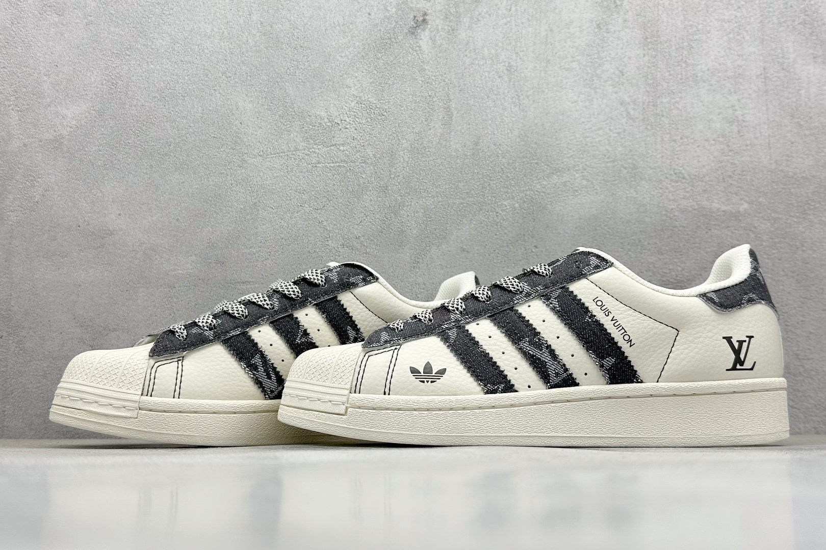 AD Originals Superstar x Louis Vuitton 白黑 XS0016-莆田鞋,莆田鞋货源,高仿鞋,高仿鞋货源,安福档口,莆田高仿鞋,莆田鞋批发,高仿鞋批发,莆田高仿运动鞋,高仿运动鞋,莆田运动鞋 AD Originals Superstar x Louis Vuitton 白黑 XS0016