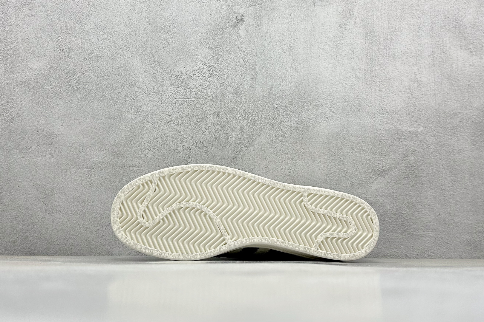 AD Originals Superstar x Louis Vuitton 白黑 XS0016-莆田鞋,莆田鞋货源,高仿鞋,高仿鞋货源,安福档口,莆田高仿鞋,莆田鞋批发,高仿鞋批发,莆田高仿运动鞋,高仿运动鞋,莆田运动鞋 AD Originals Superstar x Louis Vuitton 白黑 XS0016