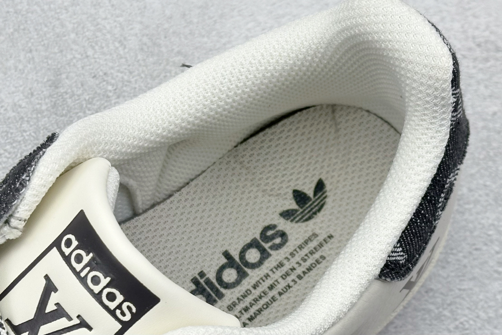 AD Originals Superstar x Louis Vuitton 白黑 XS0016-莆田鞋,莆田鞋货源,高仿鞋,高仿鞋货源,安福档口,莆田高仿鞋,莆田鞋批发,高仿鞋批发,莆田高仿运动鞋,高仿运动鞋,莆田运动鞋 AD Originals Superstar x Louis Vuitton 白黑 XS0016