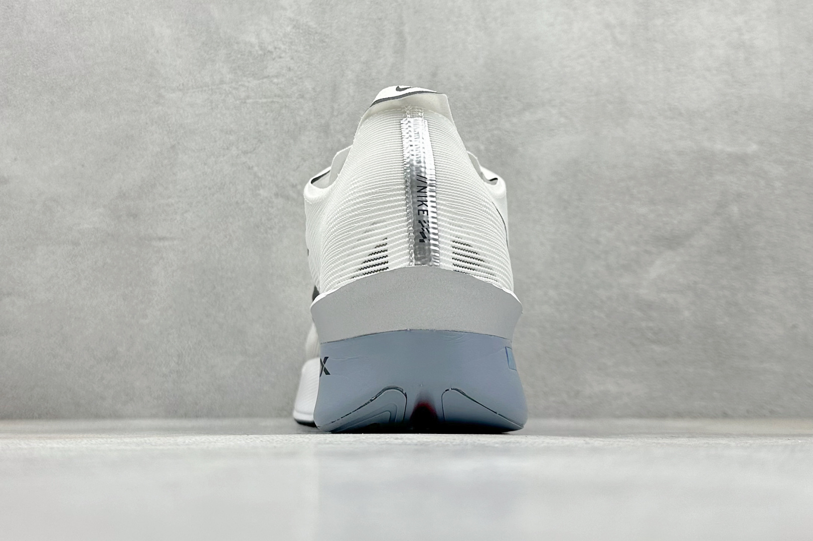 纯原Nike ZoomX Vaporfly NEXT% 4 马拉松系列公路竞速超轻缓震跑步鞋 HF6414-100-莆田鞋,莆田鞋货源,高仿鞋,高仿鞋货源,安福档口,莆田高仿鞋,莆田鞋批发,高仿鞋批发,莆田高仿运动鞋,高仿运动鞋,莆田运动鞋 纯原Nike ZoomX Vaporfly NEXT% 4 马拉松系列公路竞速超轻缓震跑步鞋 HF6414-100