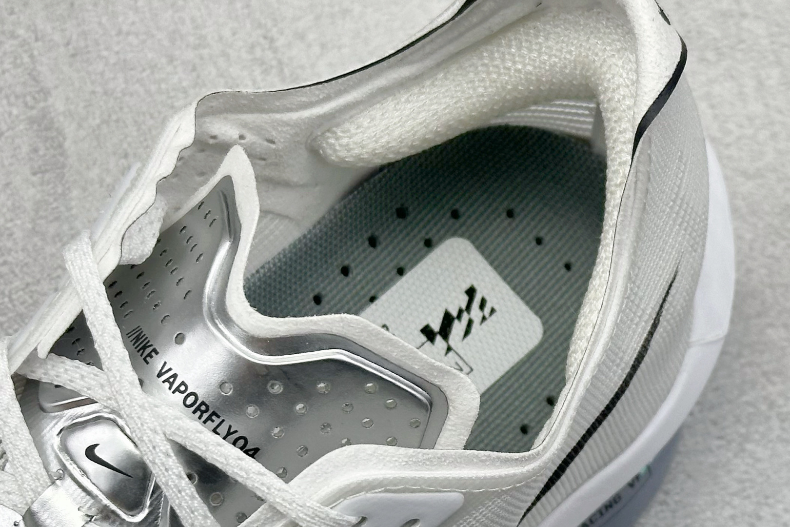 纯原Nike ZoomX Vaporfly NEXT% 4 马拉松系列公路竞速超轻缓震跑步鞋 HF6414-100-莆田鞋,莆田鞋货源,高仿鞋,高仿鞋货源,安福档口,莆田高仿鞋,莆田鞋批发,高仿鞋批发,莆田高仿运动鞋,高仿运动鞋,莆田运动鞋 纯原Nike ZoomX Vaporfly NEXT% 4 马拉松系列公路竞速超轻缓震跑步鞋 HF6414-100