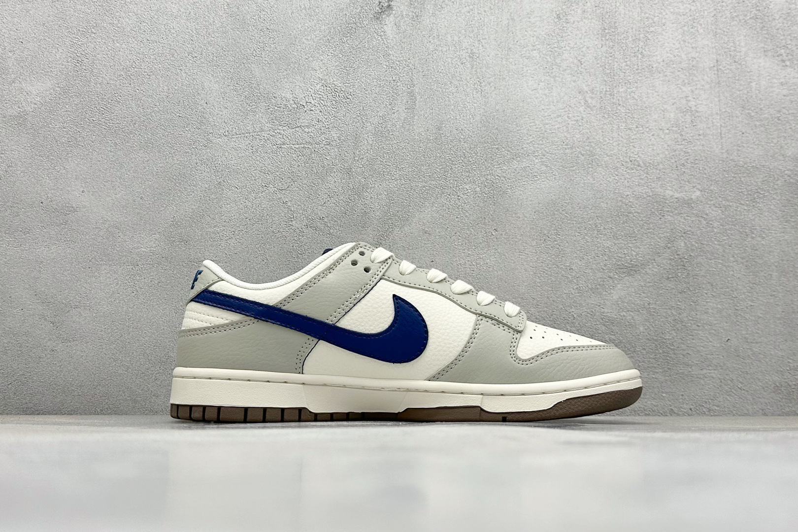 Nike SB Dunk Low x BURBERRY 灰白小勾 XD1588-219