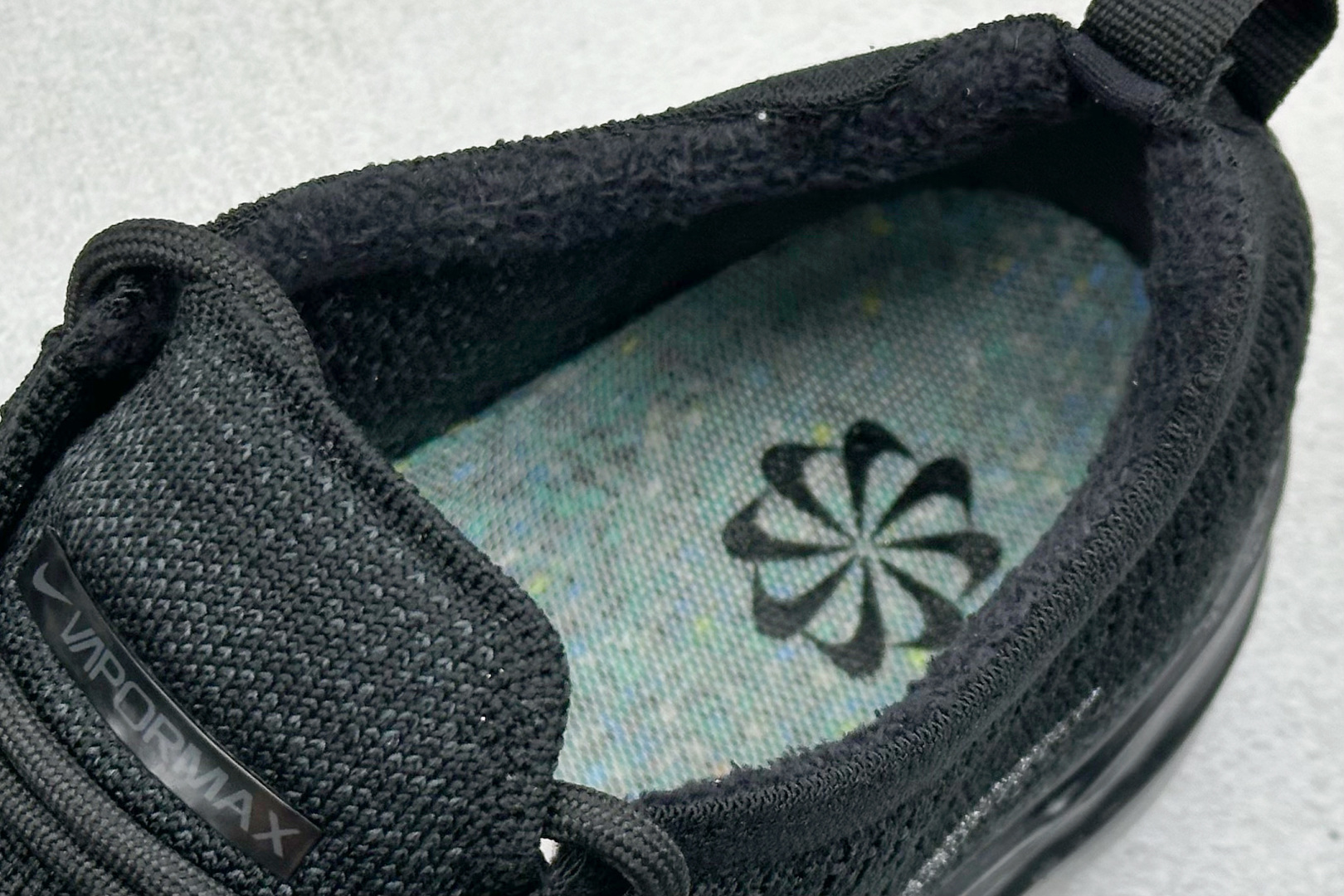 Nike Air Vapormax2023 全掌长气垫 缓震跑步鞋 DV1678-003