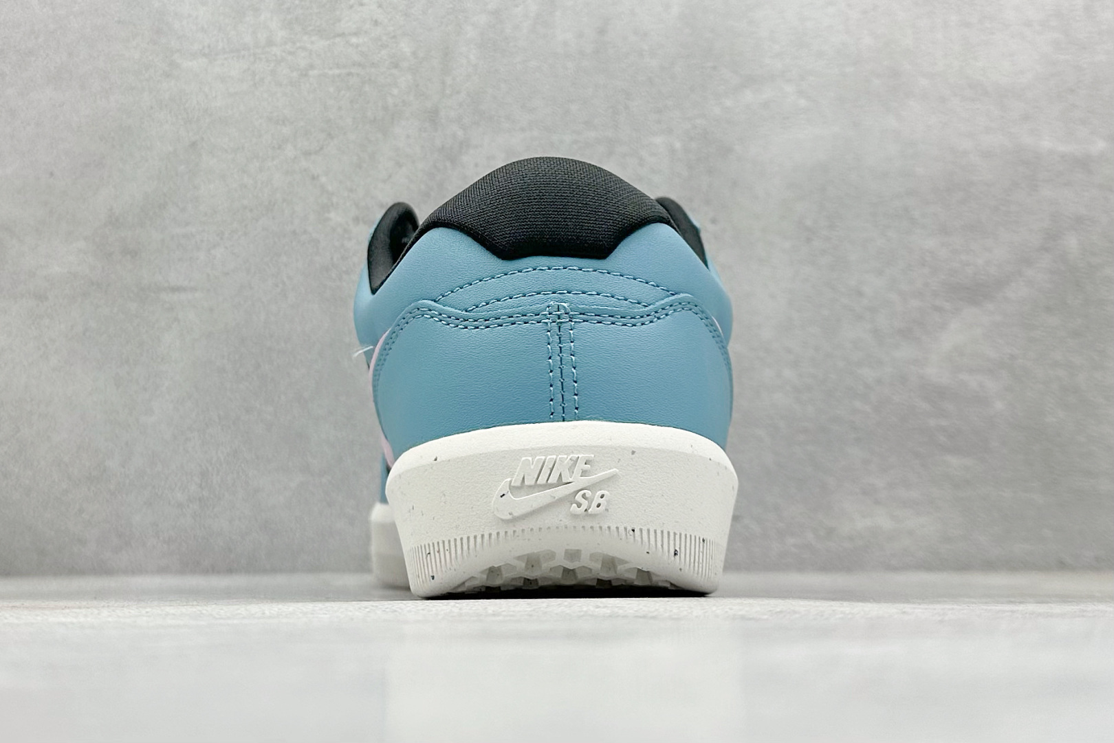 FS版 Nike SB Force 58 硫化杯底 传统篮球风格 Nike SB Force 58 男/女滑板鞋 DV5476-400