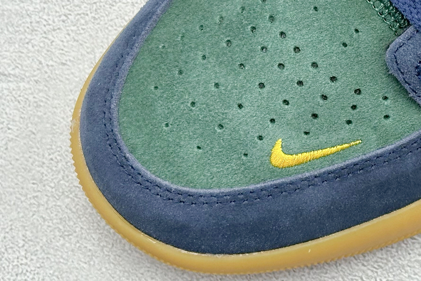 FS版 Nike SB Force 58 硫化杯底 传统篮球风格 Nike SB Force 58 男/女滑板鞋 DV5476-402