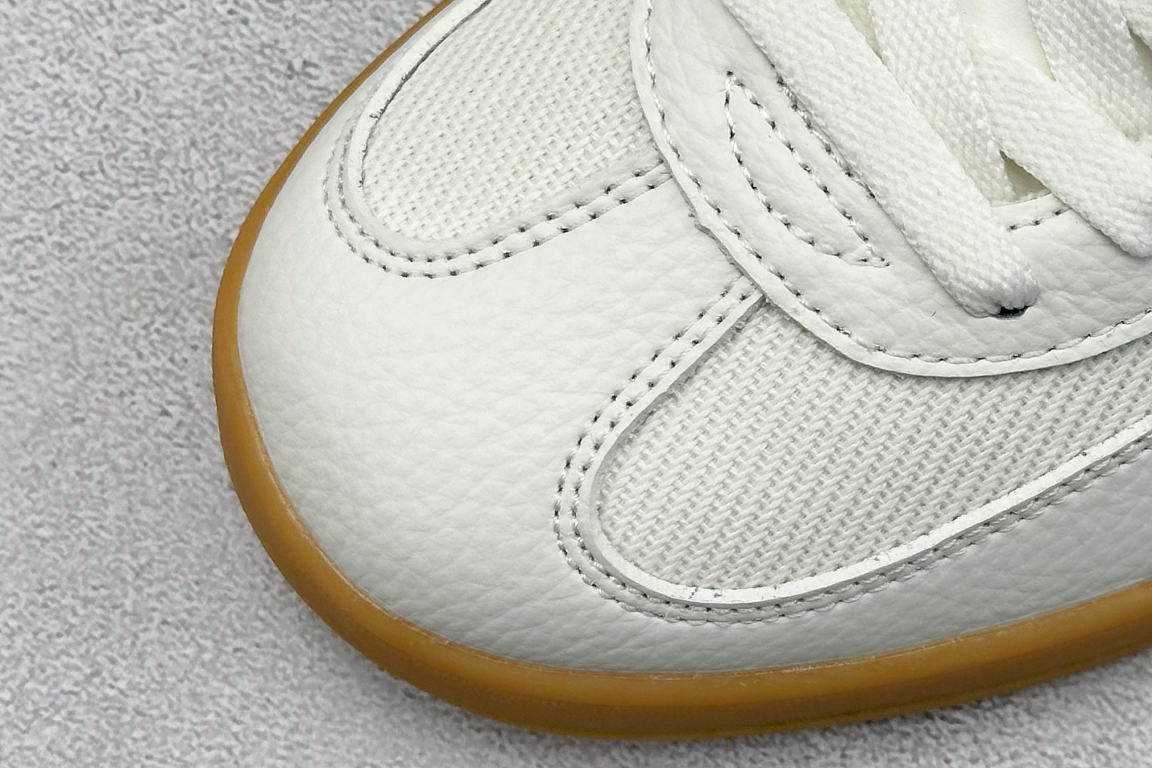 SC版Adidas SAMBA x Supreme 白红休闲板鞋 SC9207-723-莆田鞋,莆田鞋货源,高仿鞋,高仿鞋货源,安福档口,莆田高仿鞋,莆田鞋批发,高仿鞋批发,莆田高仿运动鞋,高仿运动鞋,莆田运动鞋 SC版Adidas SAMBA x Supreme 白红休闲板鞋 SC9207-723