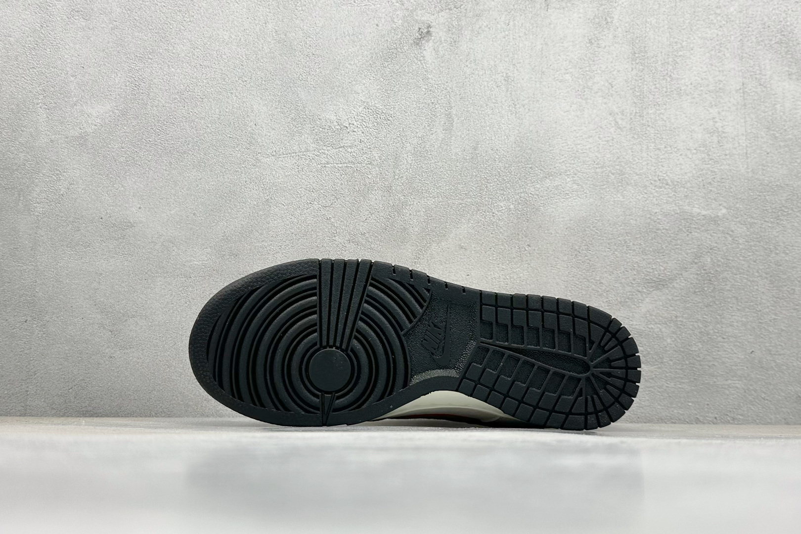 XC版Nike SB Dunk Low 龙年限定 米灰红 DJ2024-081