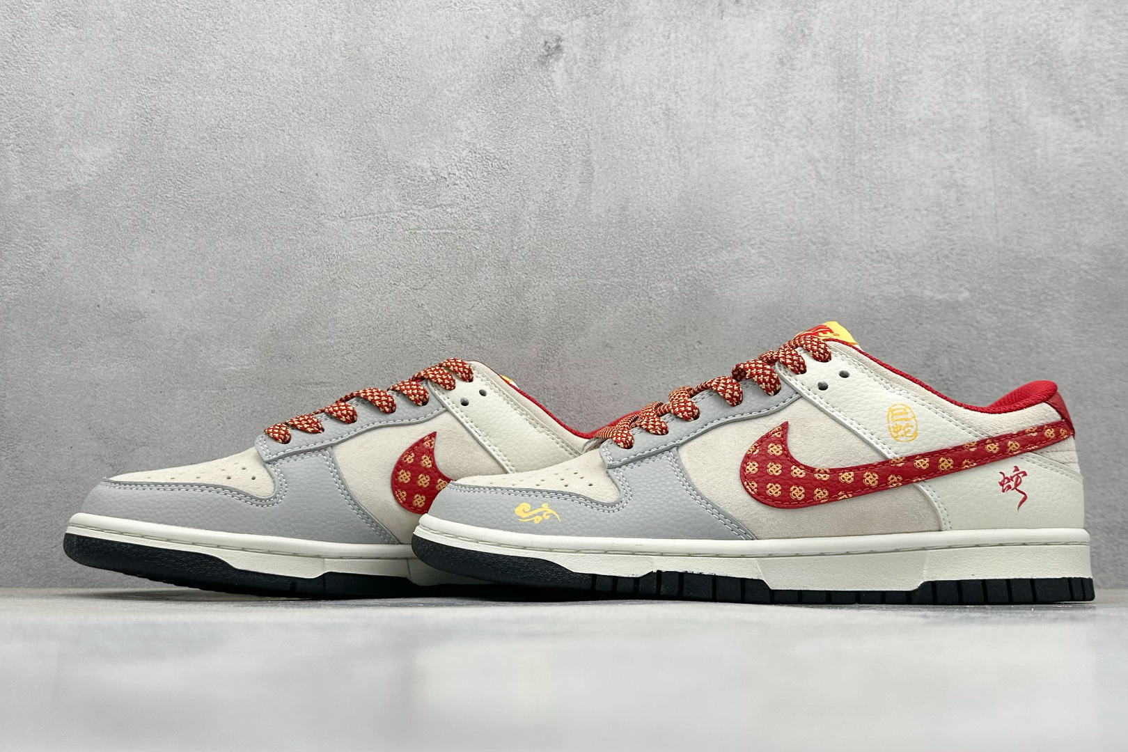 XC版Nike SB Dunk Low 龙年限定 米灰红 DJ2024-081
