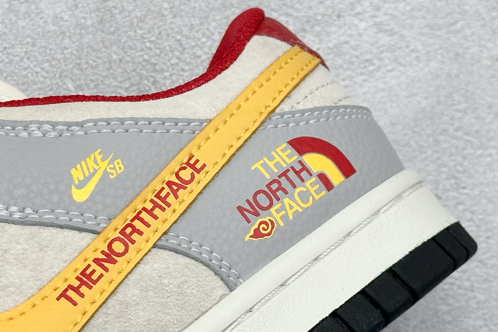 XC版Nike SB Dunk Low x The North Face 蛇年限定 米灰红小钩 DJ2024-079