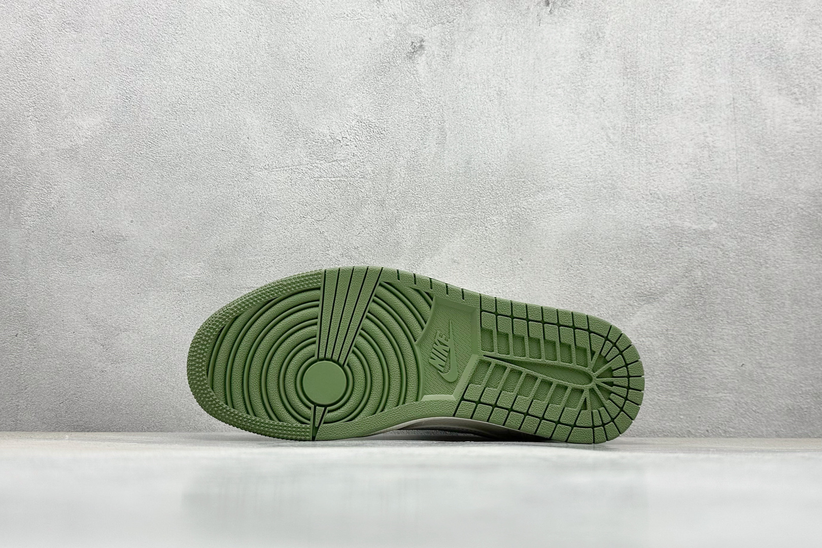 XC版Travis Scott x Fragment Design x Air Jordan 1 Low SP AJ1 乔1 纪梵希联名 绿灰底 低帮文化休闲板鞋 XS7089-600-莆田鞋,莆田鞋货源,高仿鞋,高仿鞋货源,安福档口,莆田高仿鞋,莆田鞋批发,高仿鞋批发,莆田高仿运动鞋,高仿运动鞋,莆田运动鞋 XC版Travis Scott x Fragment Design x Air Jordan 1 Low SP AJ1 乔1 纪梵希联名 绿灰底 低帮文化休闲板鞋 XS7089-600