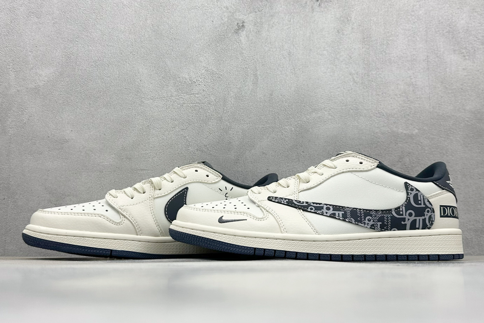 XC版Travis Scott x Fragment Design x Air Jordan 1 Low SP AJ1 乔1 迪奥联名 网布花纹勾 低帮文化休闲板鞋 LD2025-024-莆田鞋,莆田鞋货源,高仿鞋,高仿鞋货源,安福档口,莆田高仿鞋,莆田鞋批发,高仿鞋批发,莆田高仿运动鞋,高仿运动鞋,莆田运动鞋 XC版Travis Scott x Fragment Design x Air Jordan 1 Low SP AJ1 乔1 迪奥联名 网布花纹勾 低帮文化休闲板鞋 LD2025-024
