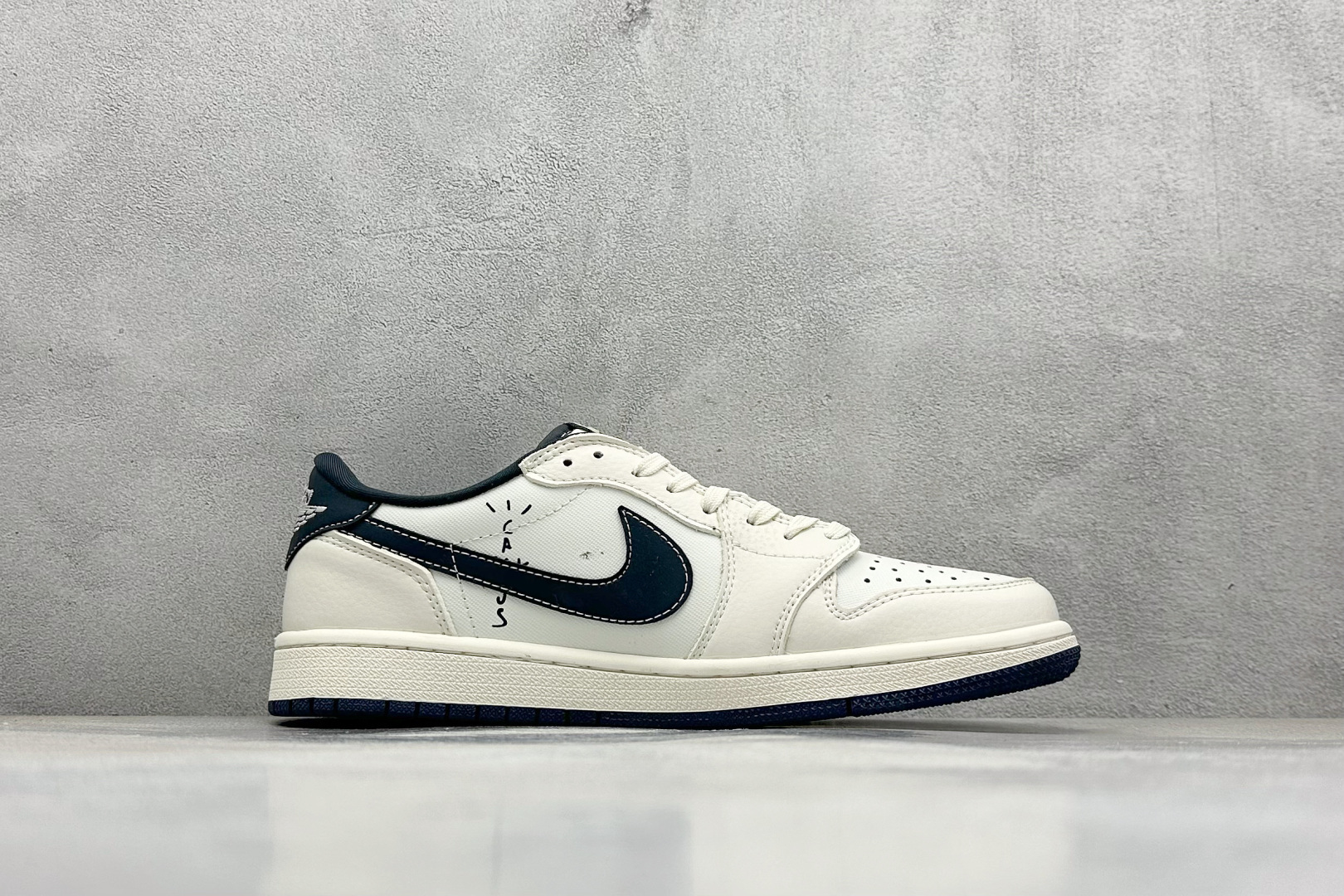 XC版Travis Scott x Fragment Design x Air Jordan 1 Low SP AJ1 乔1 迪奥联名 网布花纹勾 低帮文化休闲板鞋 LD2025-024-莆田鞋,莆田鞋货源,高仿鞋,高仿鞋货源,安福档口,莆田高仿鞋,莆田鞋批发,高仿鞋批发,莆田高仿运动鞋,高仿运动鞋,莆田运动鞋 XC版Travis Scott x Fragment Design x Air Jordan 1 Low SP AJ1 乔1 迪奥联名 网布花纹勾 低帮文化休闲板鞋 LD2025-024