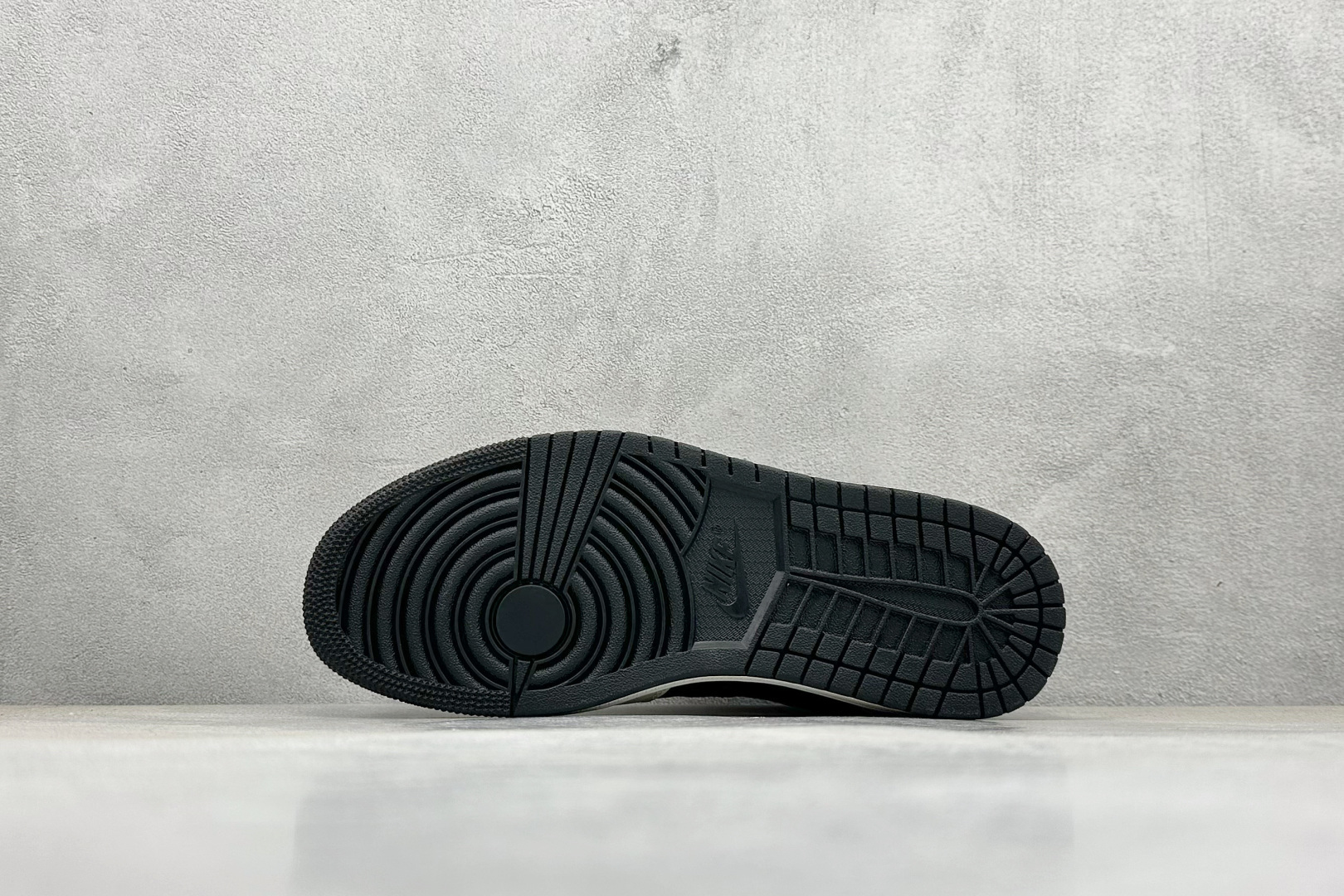 LV路易威登 Louis Vuitton Trainer Sneaker Low 低帮复古休闲运动文化百搭篮球板鞋