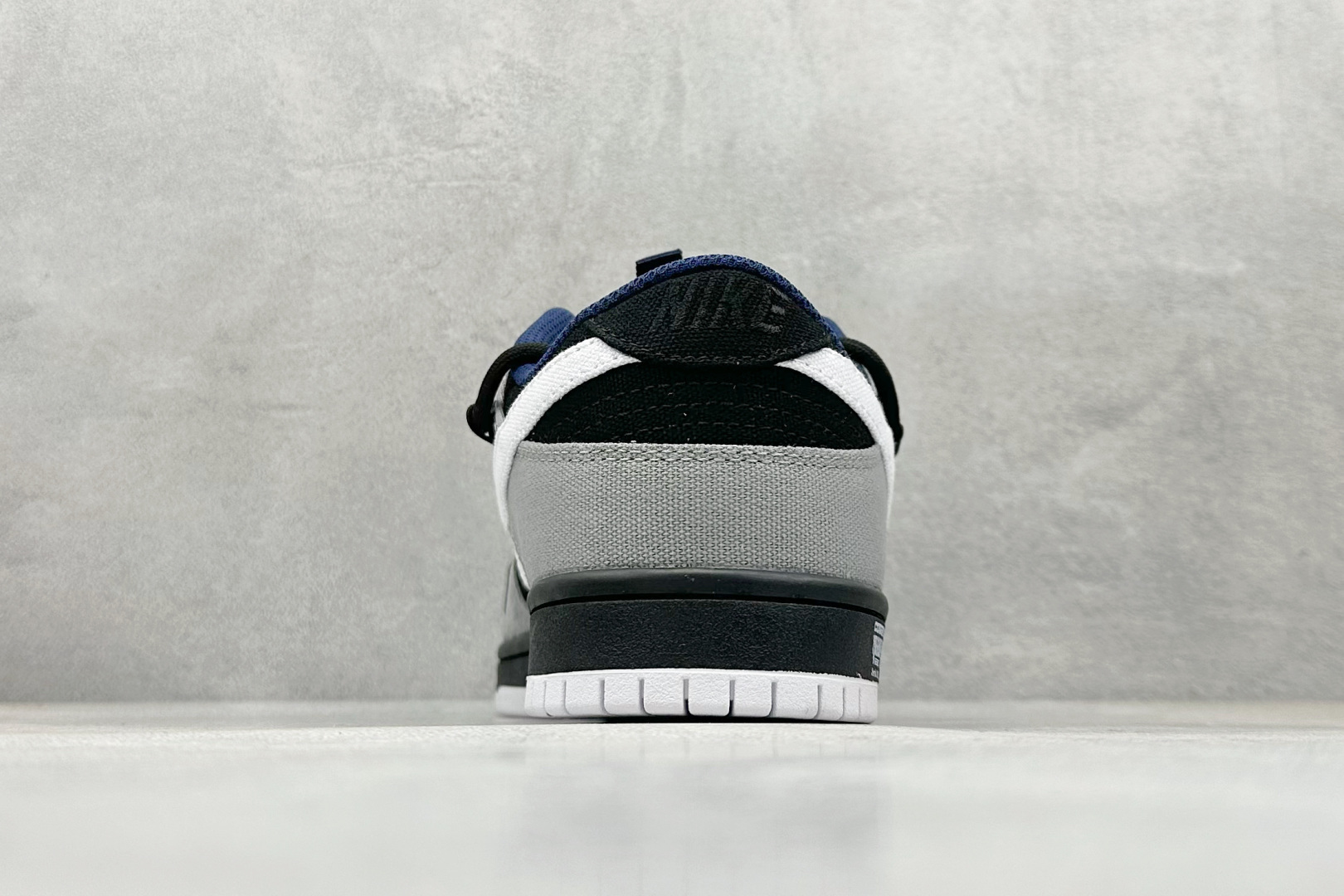 K Nike Dunk SB 陨石 荒漠废土 灰黑 DX6775-400