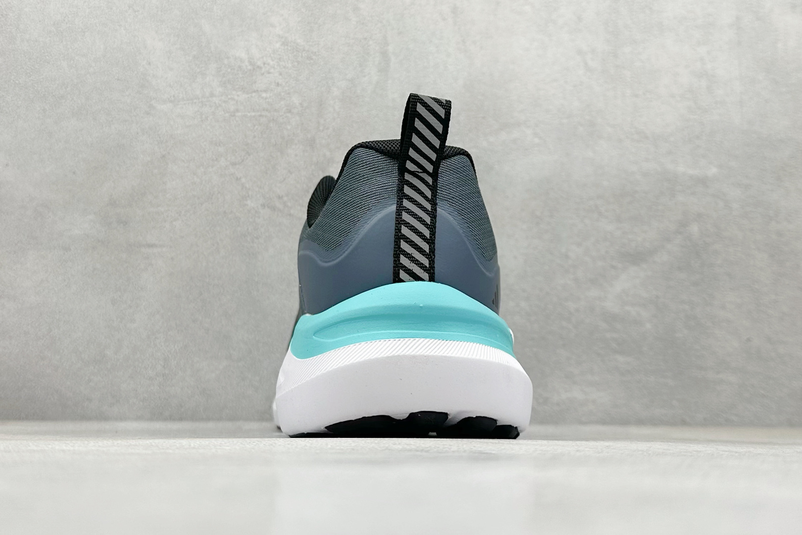 AD Supernova Rise 阿迪全新休闲轻跑鞋 D68967