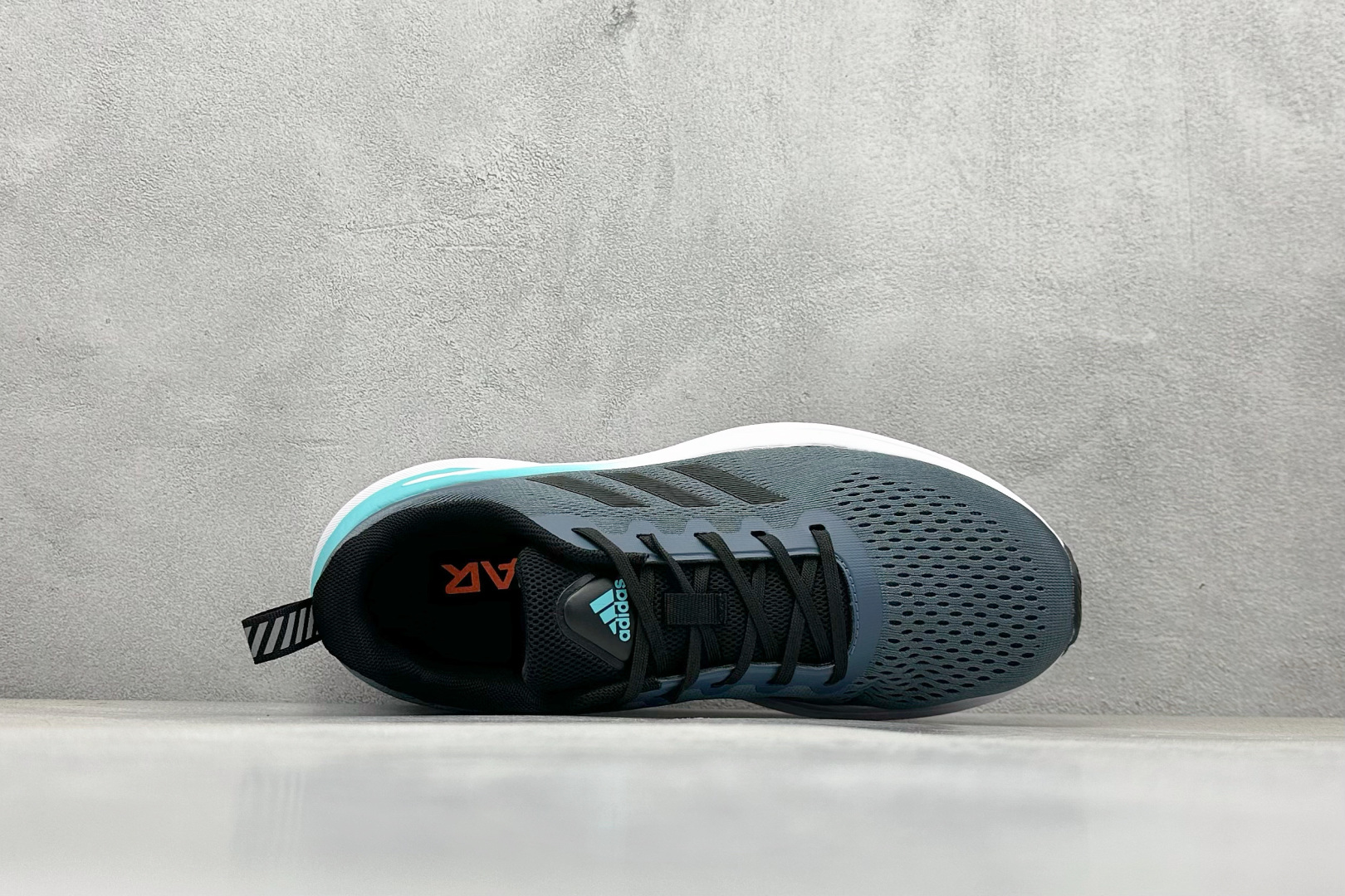 AD Supernova Rise 阿迪全新休闲轻跑鞋 D68967