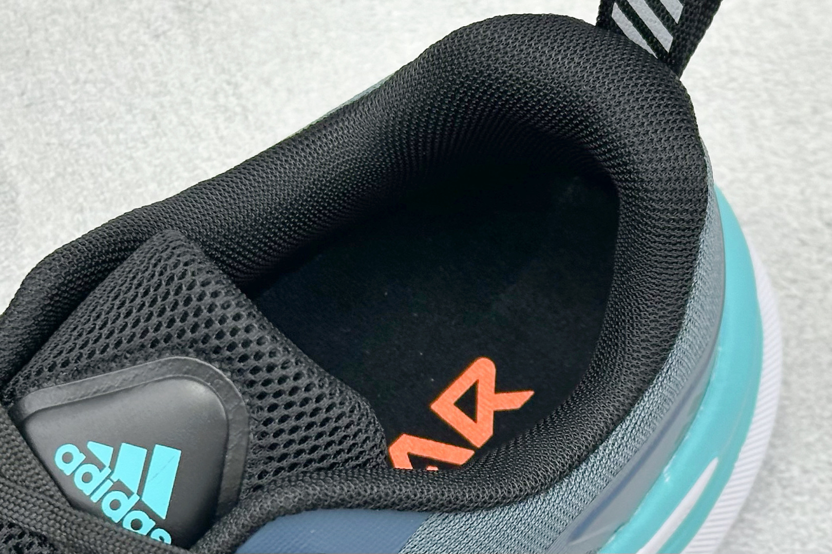 AD Supernova Rise 阿迪全新休闲轻跑鞋 D68967