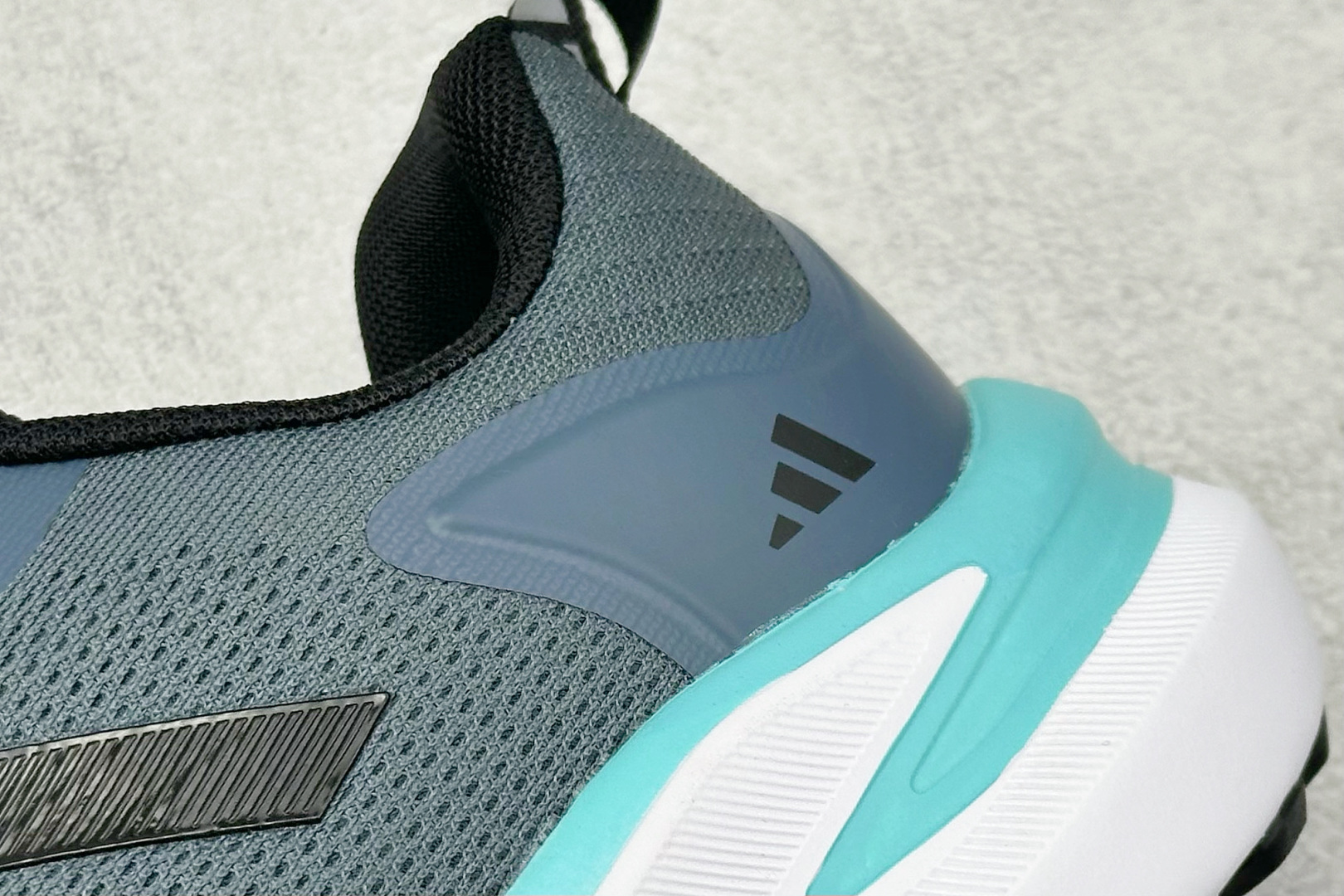 AD Supernova Rise 阿迪全新休闲轻跑鞋 D68967